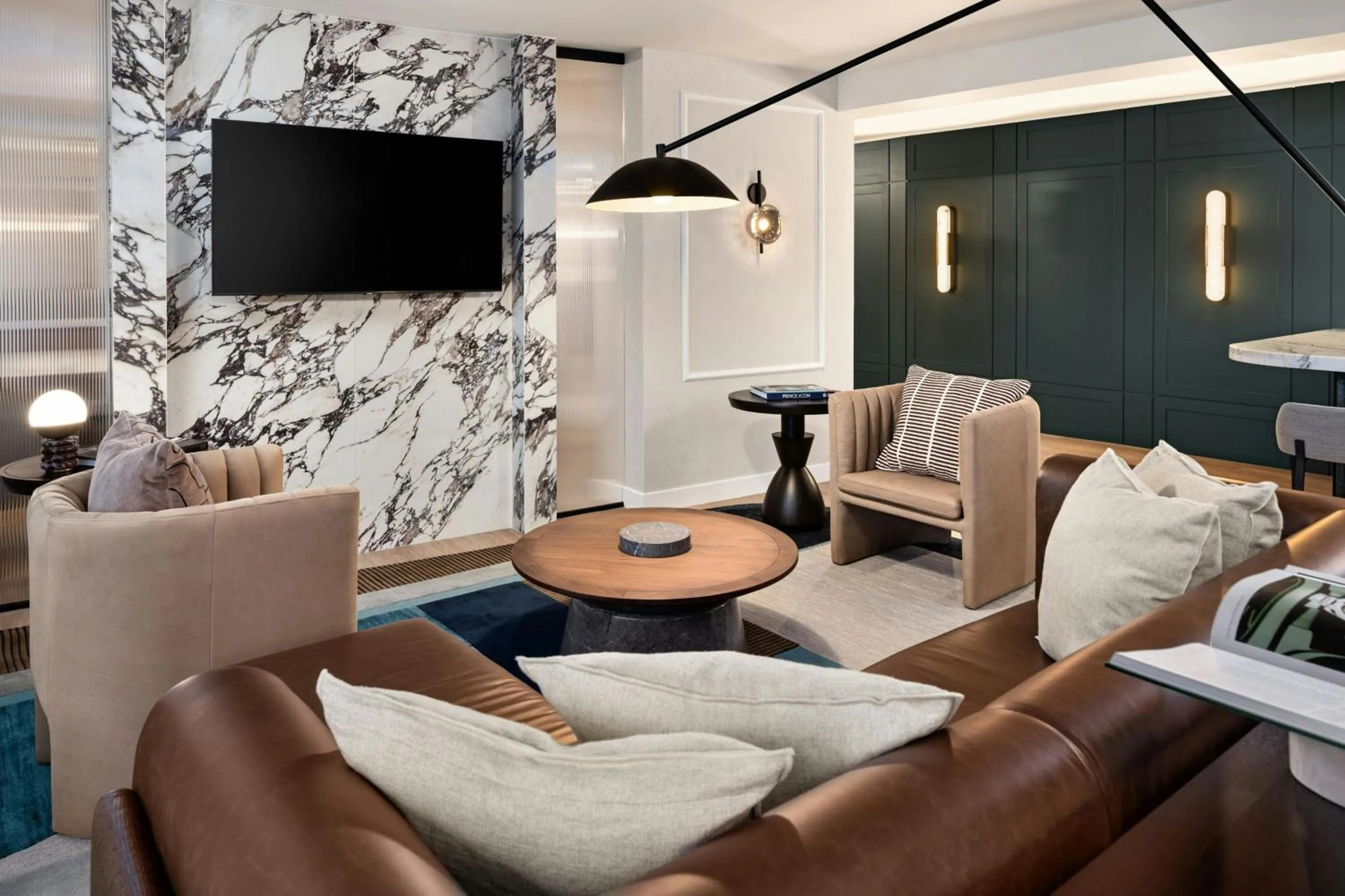 Living room in Sheraton Minneapolis Downtown Convention Center