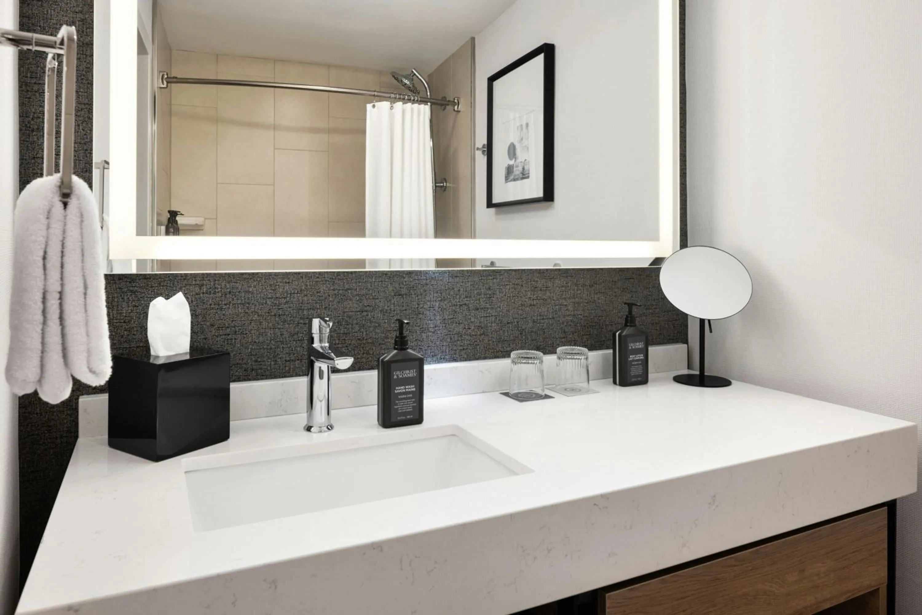 Bathroom in Sheraton Minneapolis Downtown Convention Center