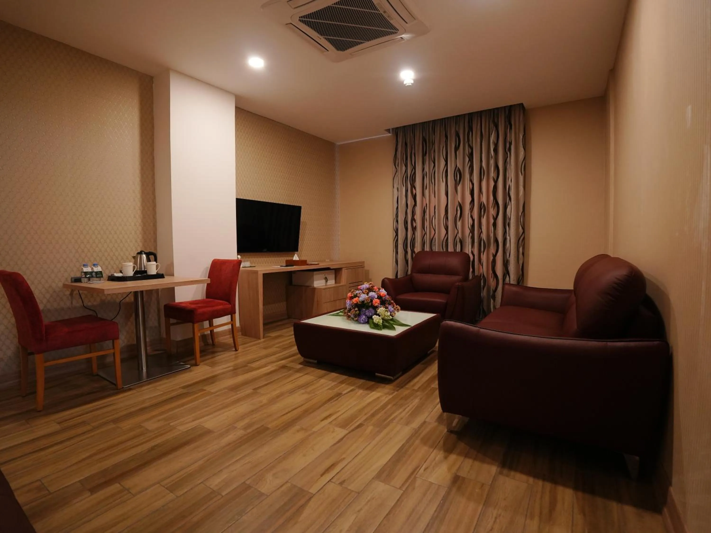 Seating area in Masaya By Emerald