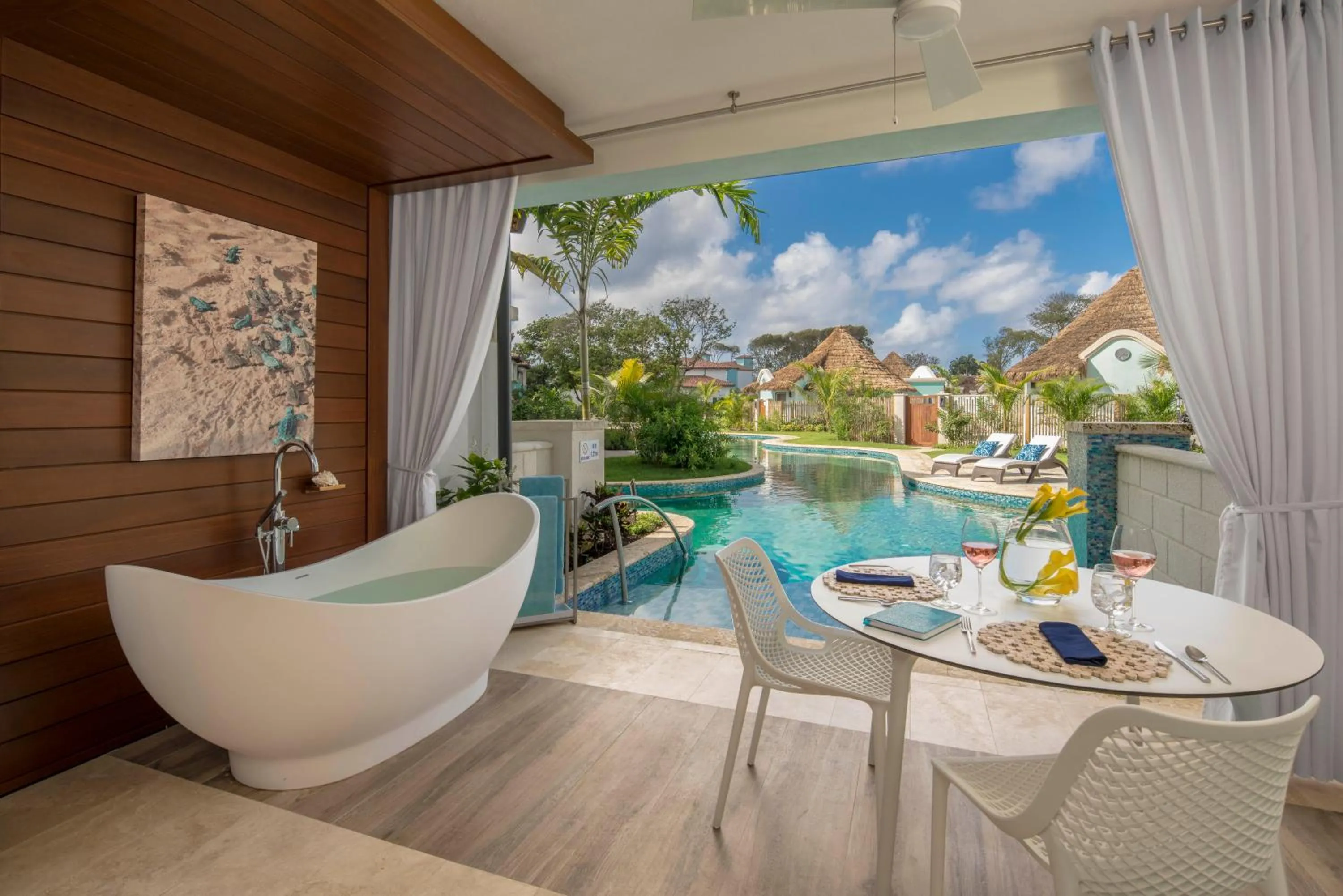 South Seas Swim-up Club Level Ultra Suite w/ Patio Tranquility Soaking Tub in Sandals Royal Barbados All Inclusive - Couples Only