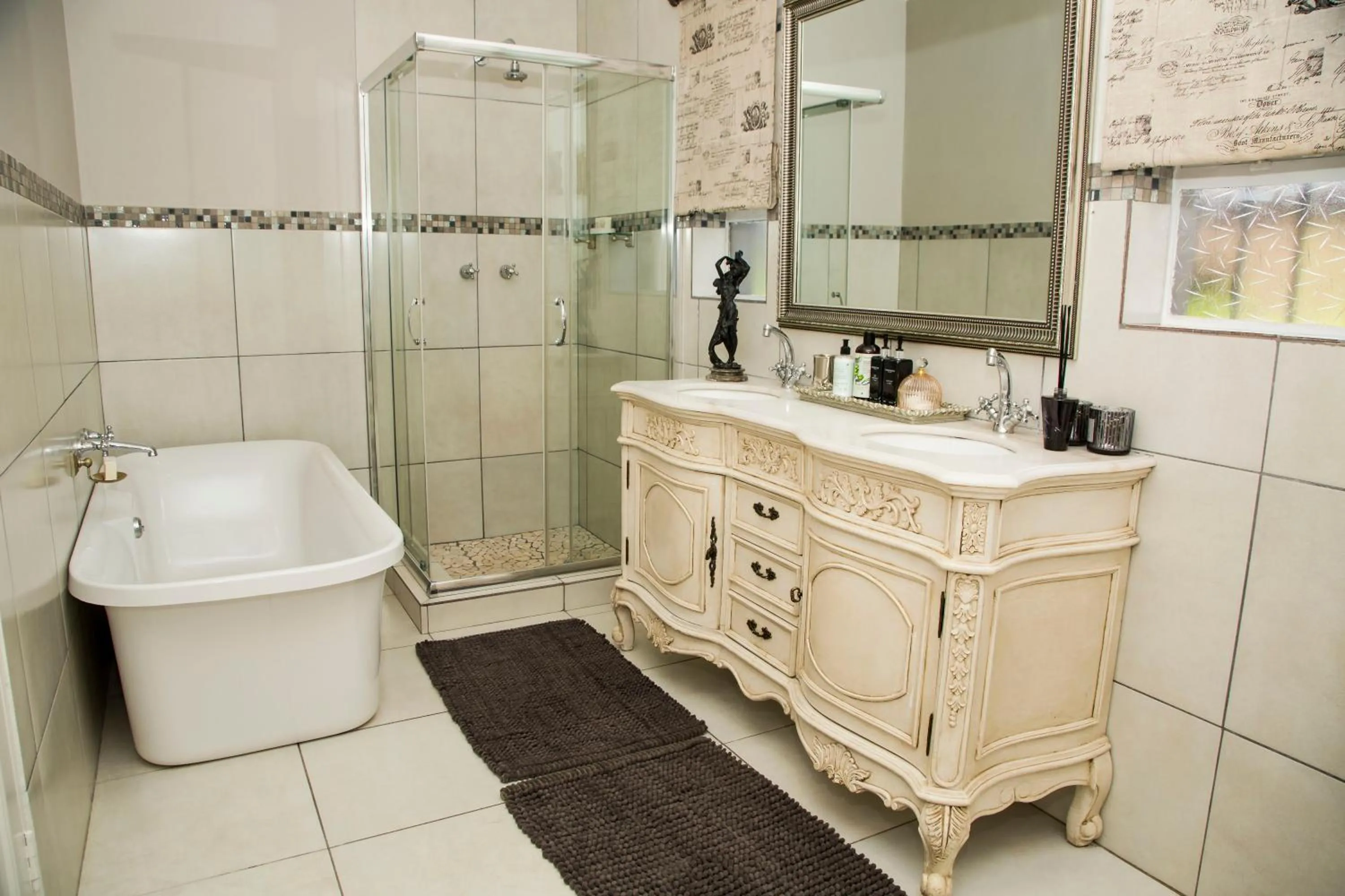 Property building in La Vida Luka - Luxury Guesthouse