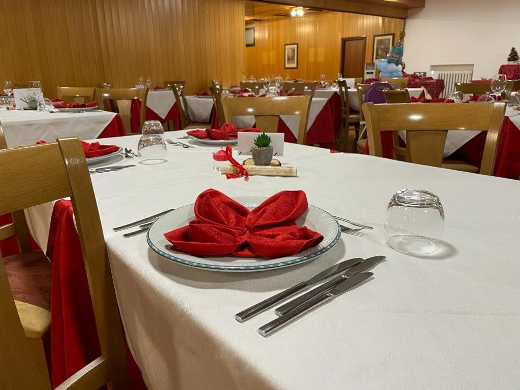 Restaurant/places to eat in Hotel Sancamillo