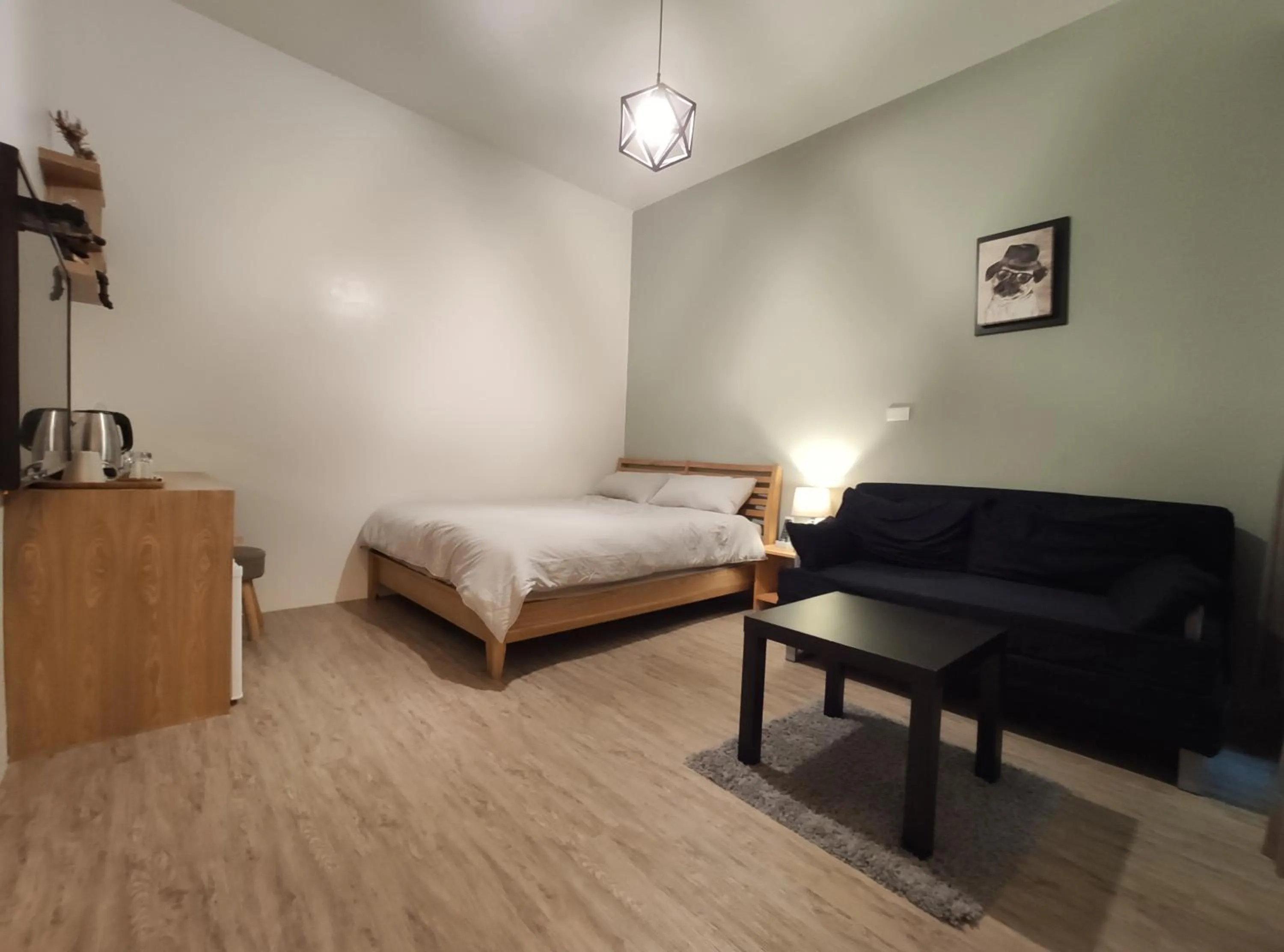 Photo of the whole room, Bed in Iron St. House