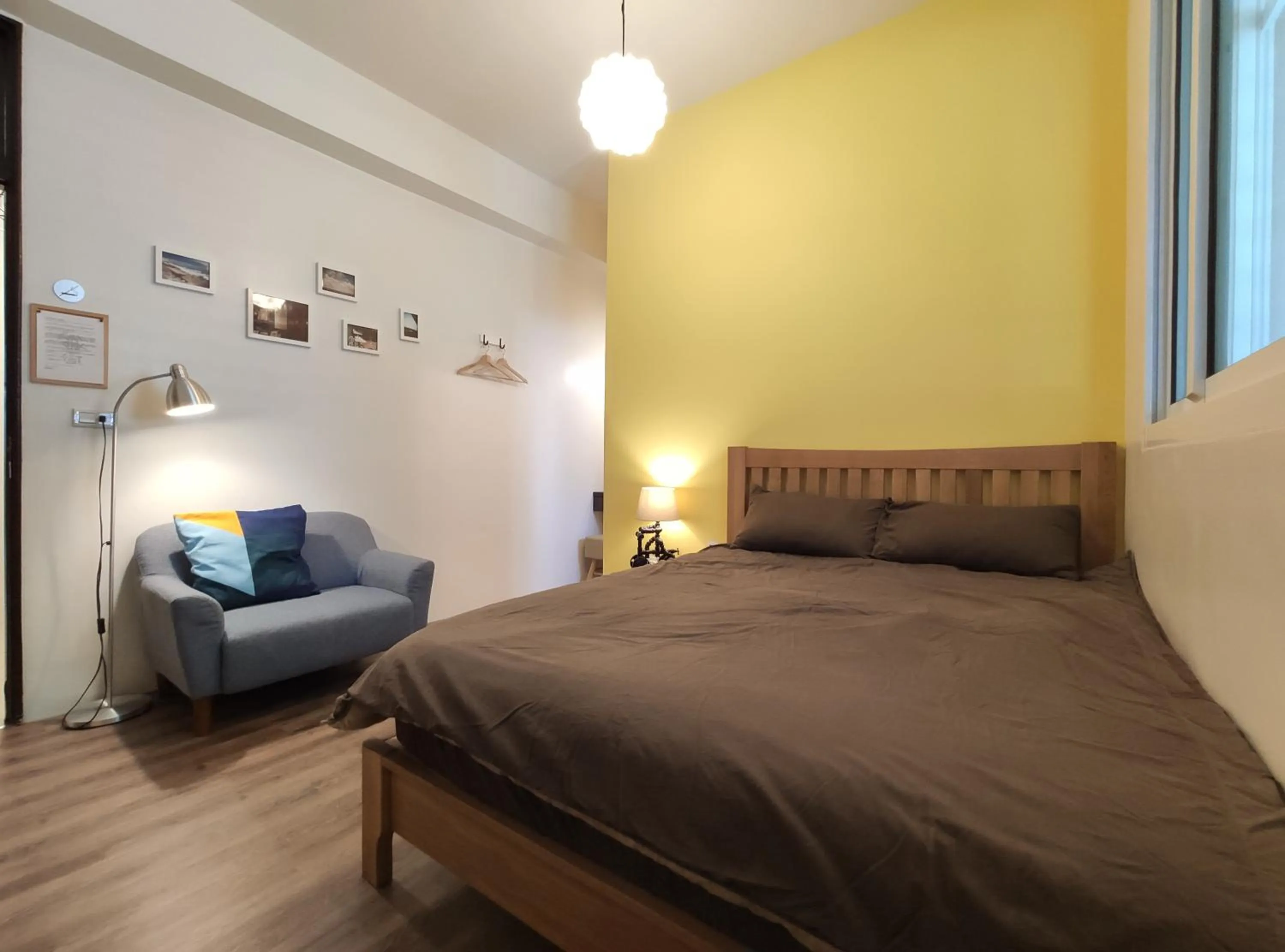 Photo of the whole room, Bed in Iron St. House