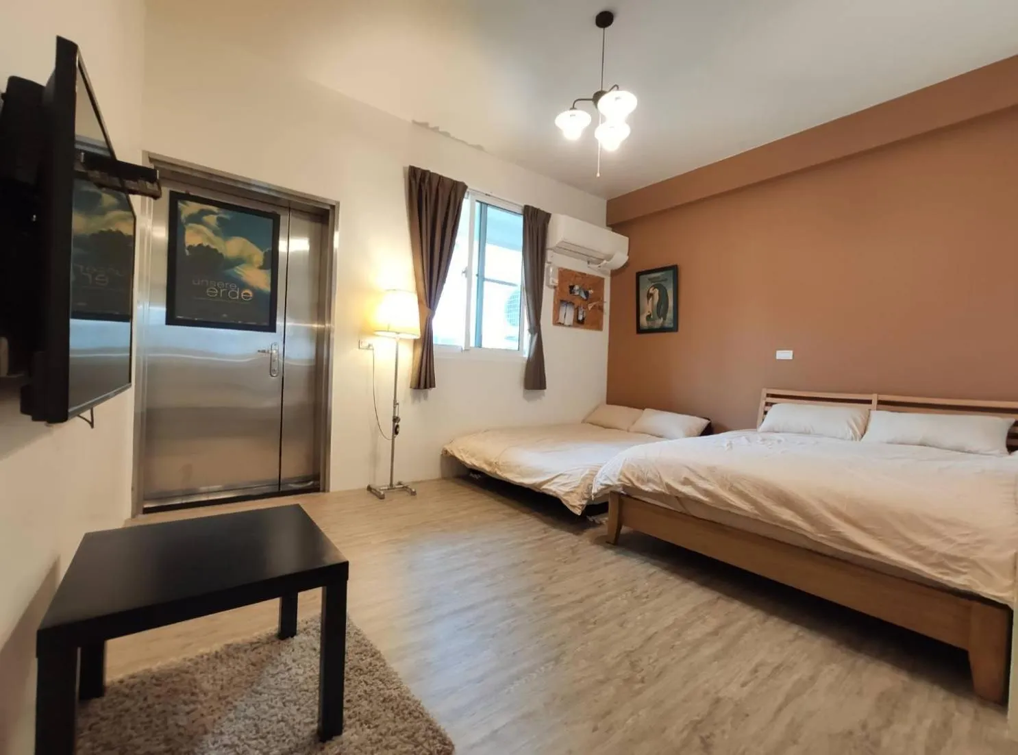 Photo of the whole room, Bed in Iron St. House