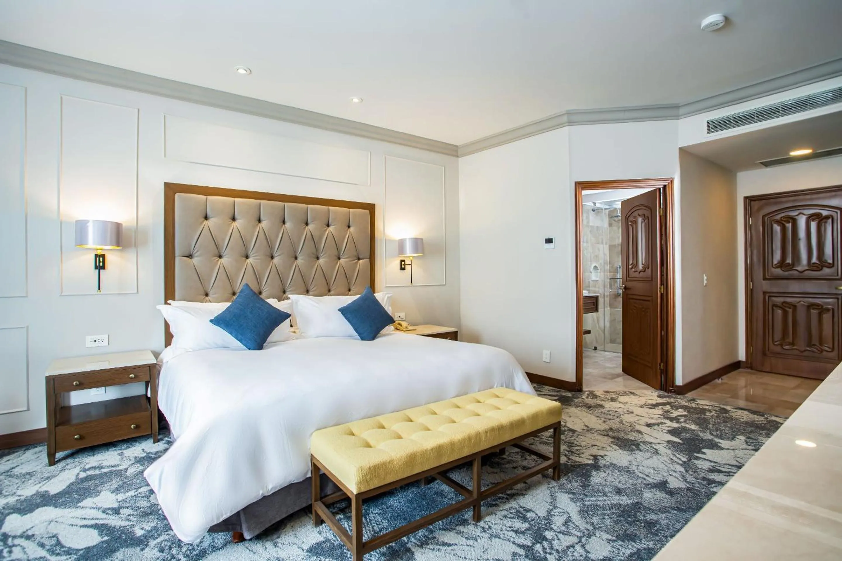 Bedroom, Bed in Quinta Real Saltillo