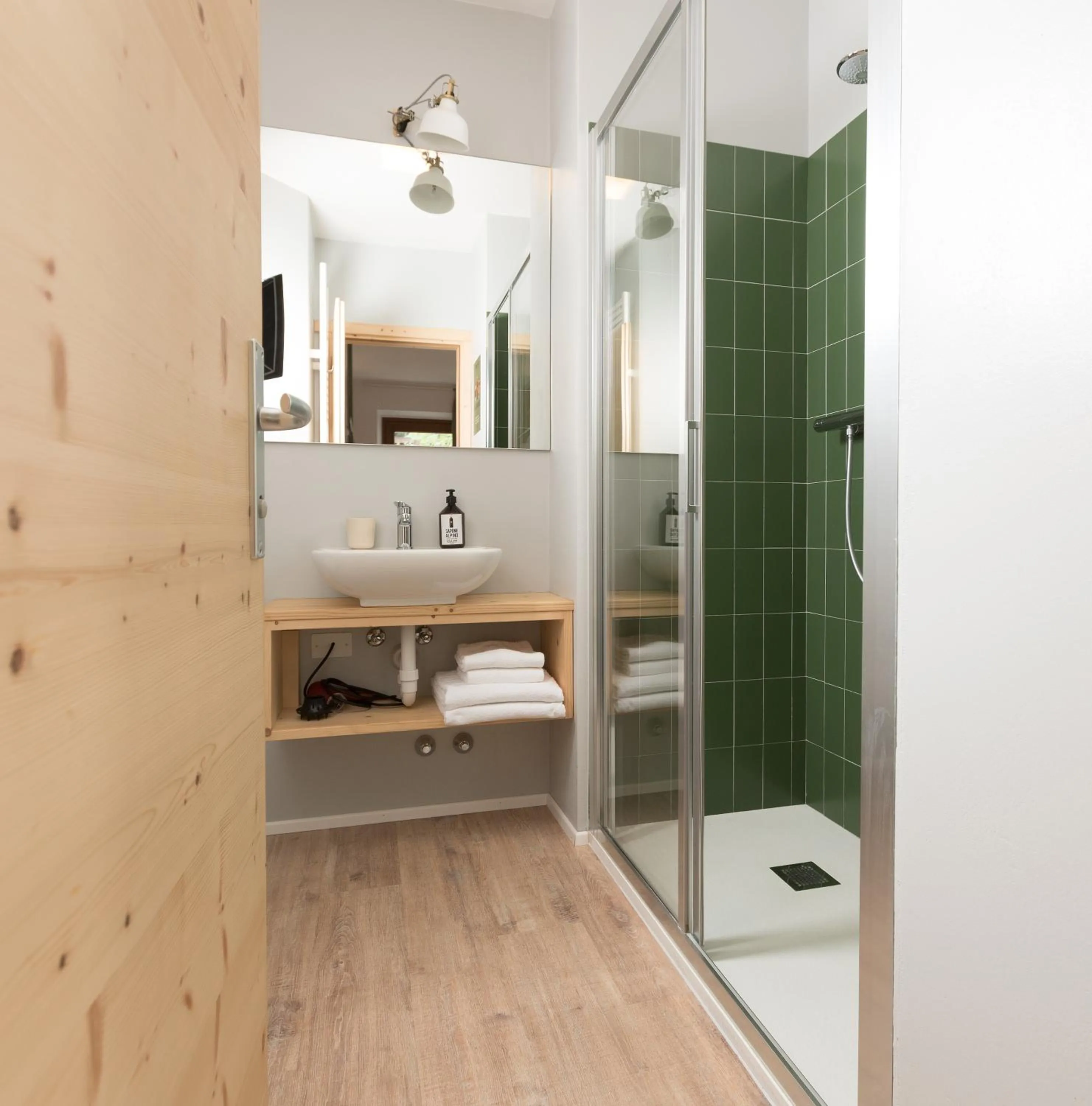 Shower in Ostello Alpino