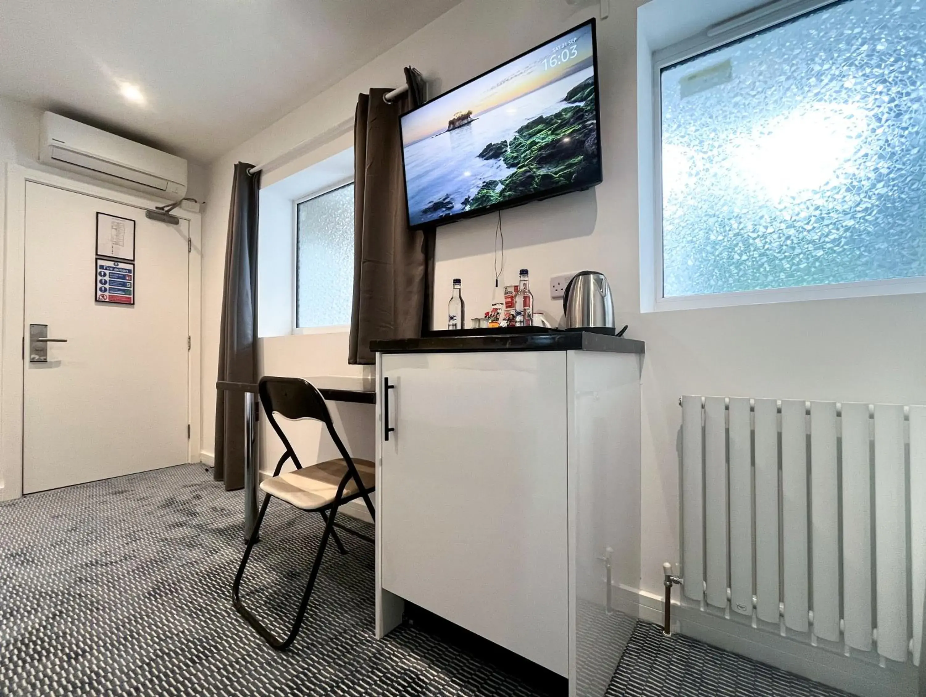 Double Room - Disability Access in Park Inn Palace Double Room - Disability Access in Park Inn Palace