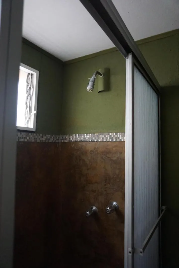 Shower in Pension Santa Elena