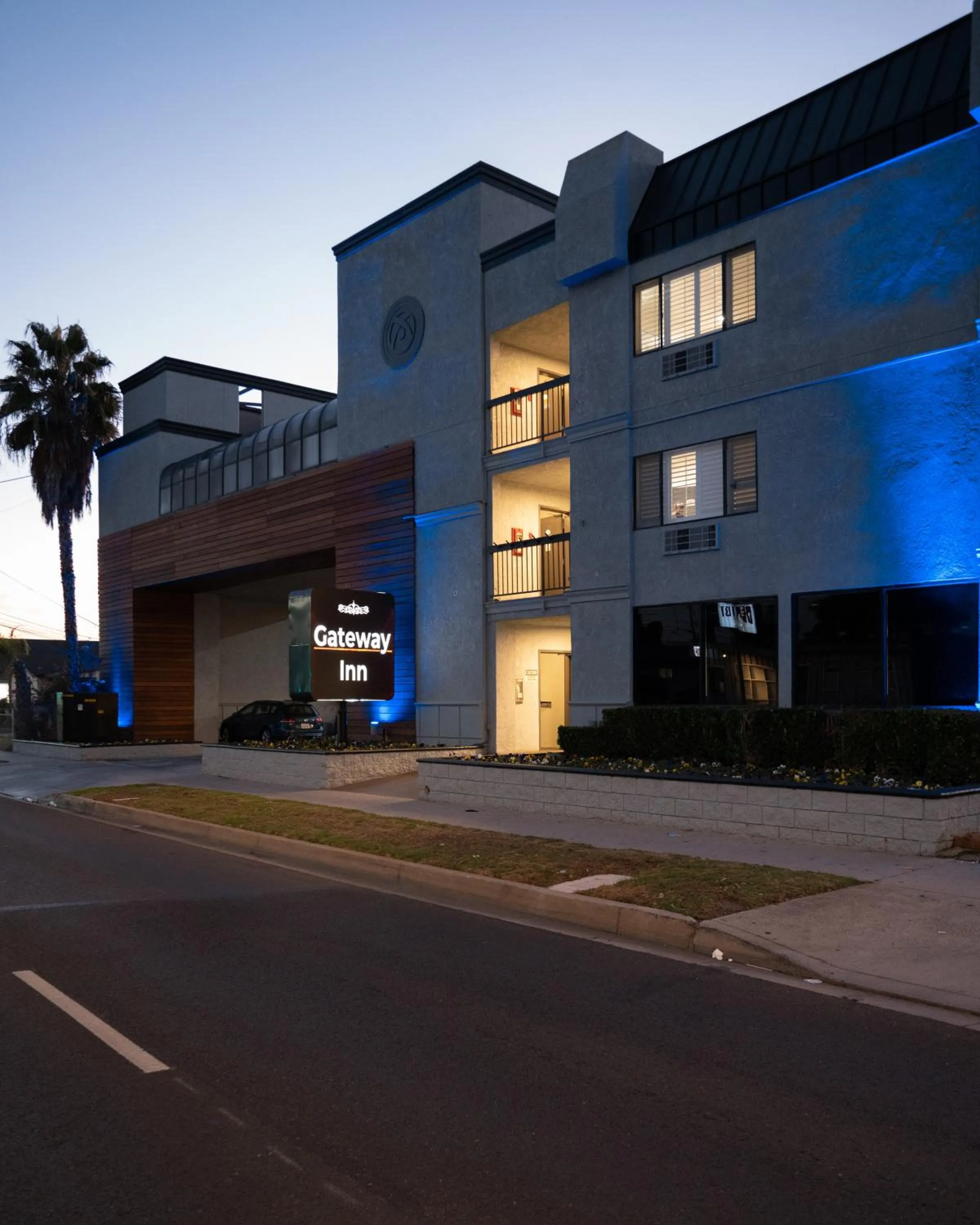 Property building in Gateway Inn Gardena Los Angeles South