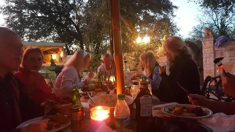 Guests in Rarumpelpunzeldornaschenwittchen