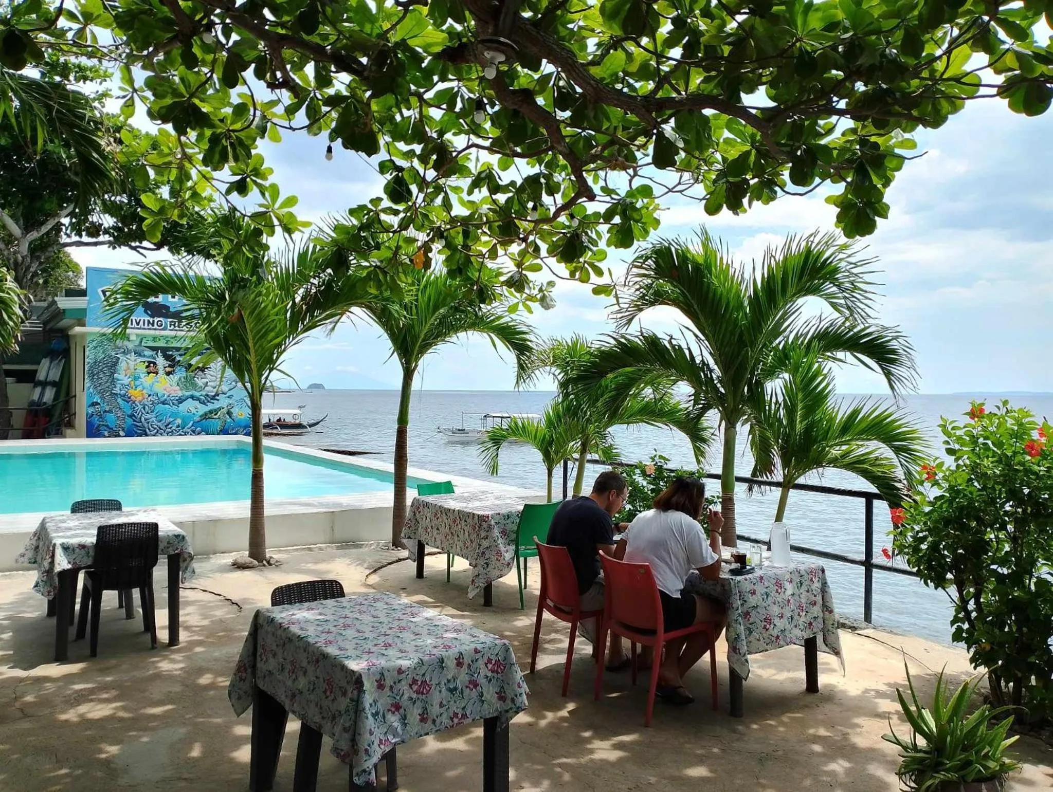 Guests in Bentrina Diving Resort