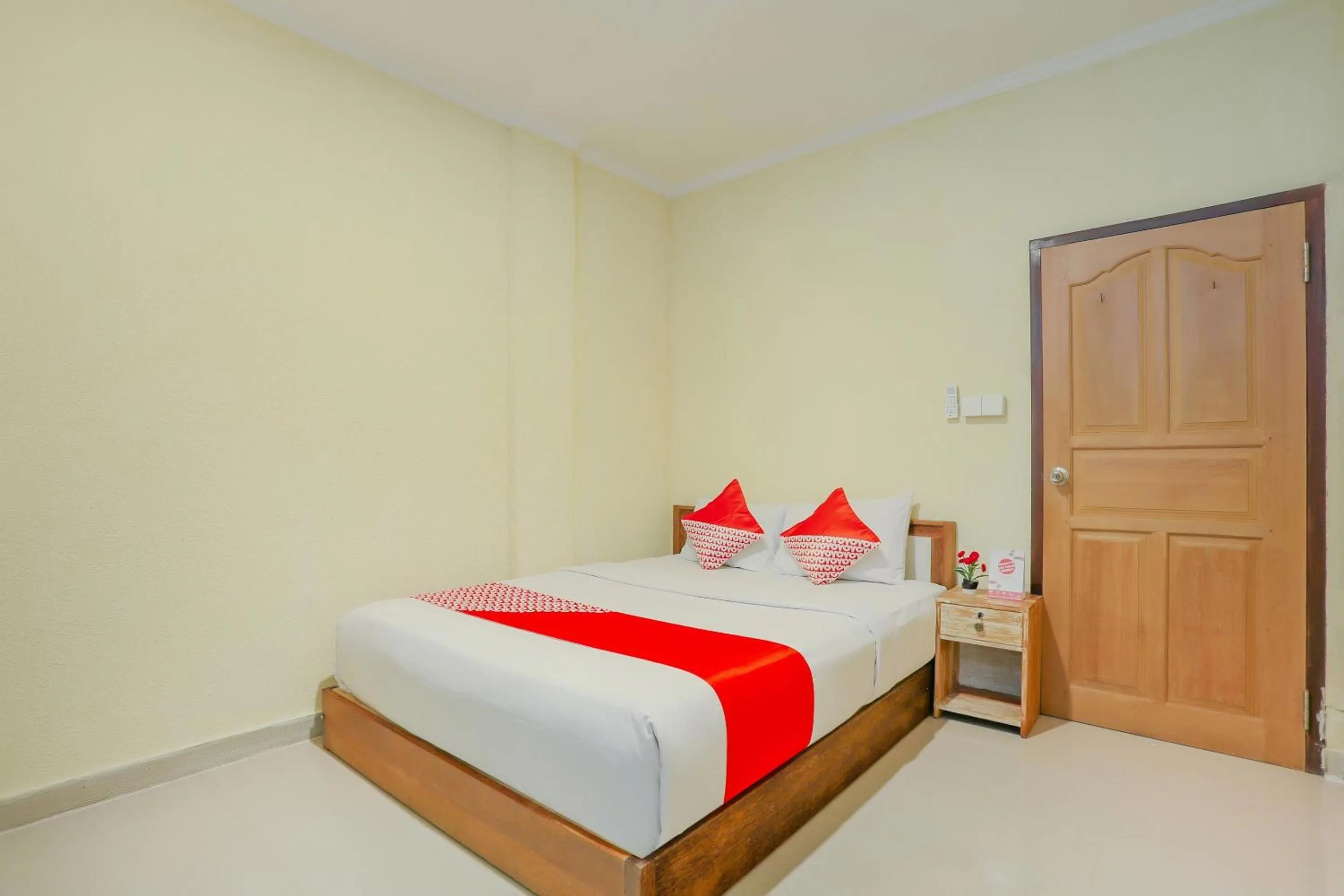 Bedroom, Bed in OYO Life 90301 Hidden Village Uluwatu