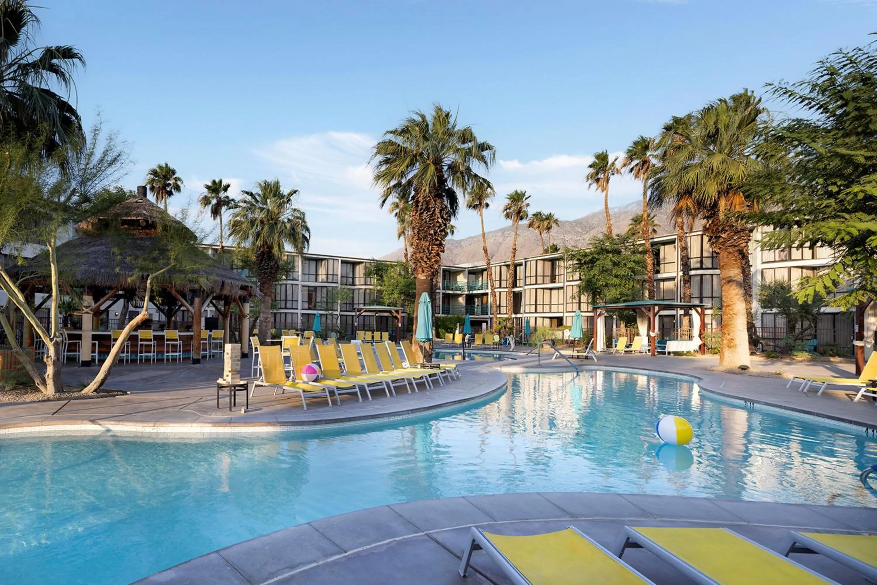 Swimming pool in Riviera Resort Palm Springs