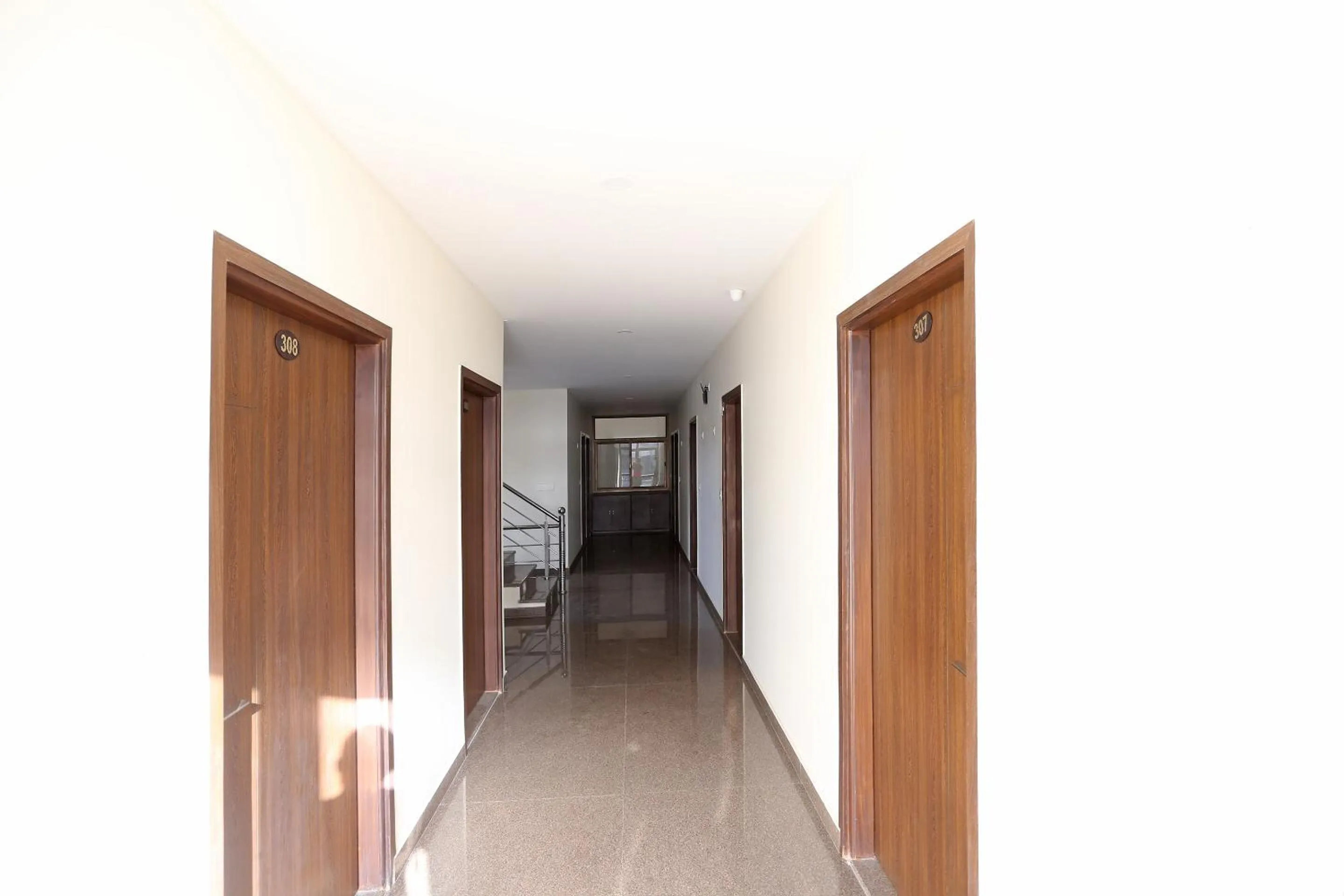 Lobby or reception in Super Capital O Swastika