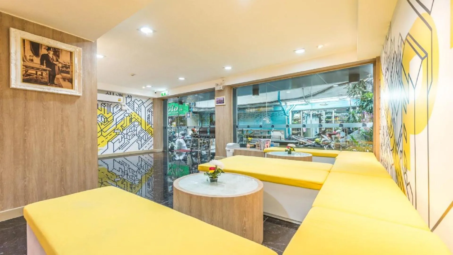 Lobby or reception in Collection O Pratunam 19 Hotel