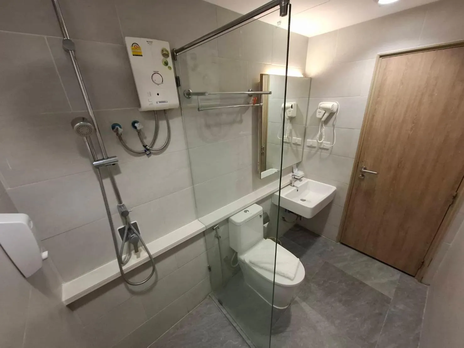 Bathroom in Collection O Pratunam 19 Hotel