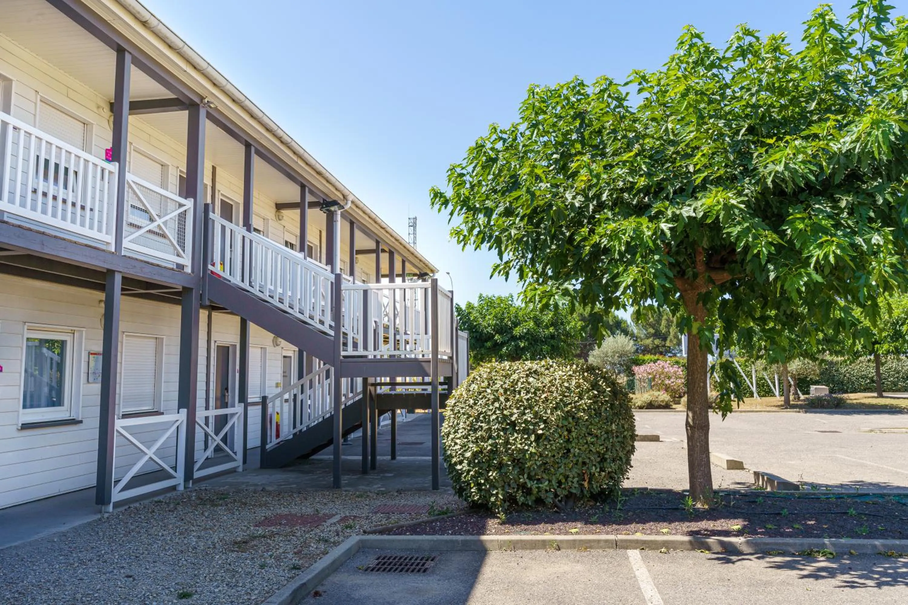 Property building in Brit Hotel Confort Manosque Cadarache