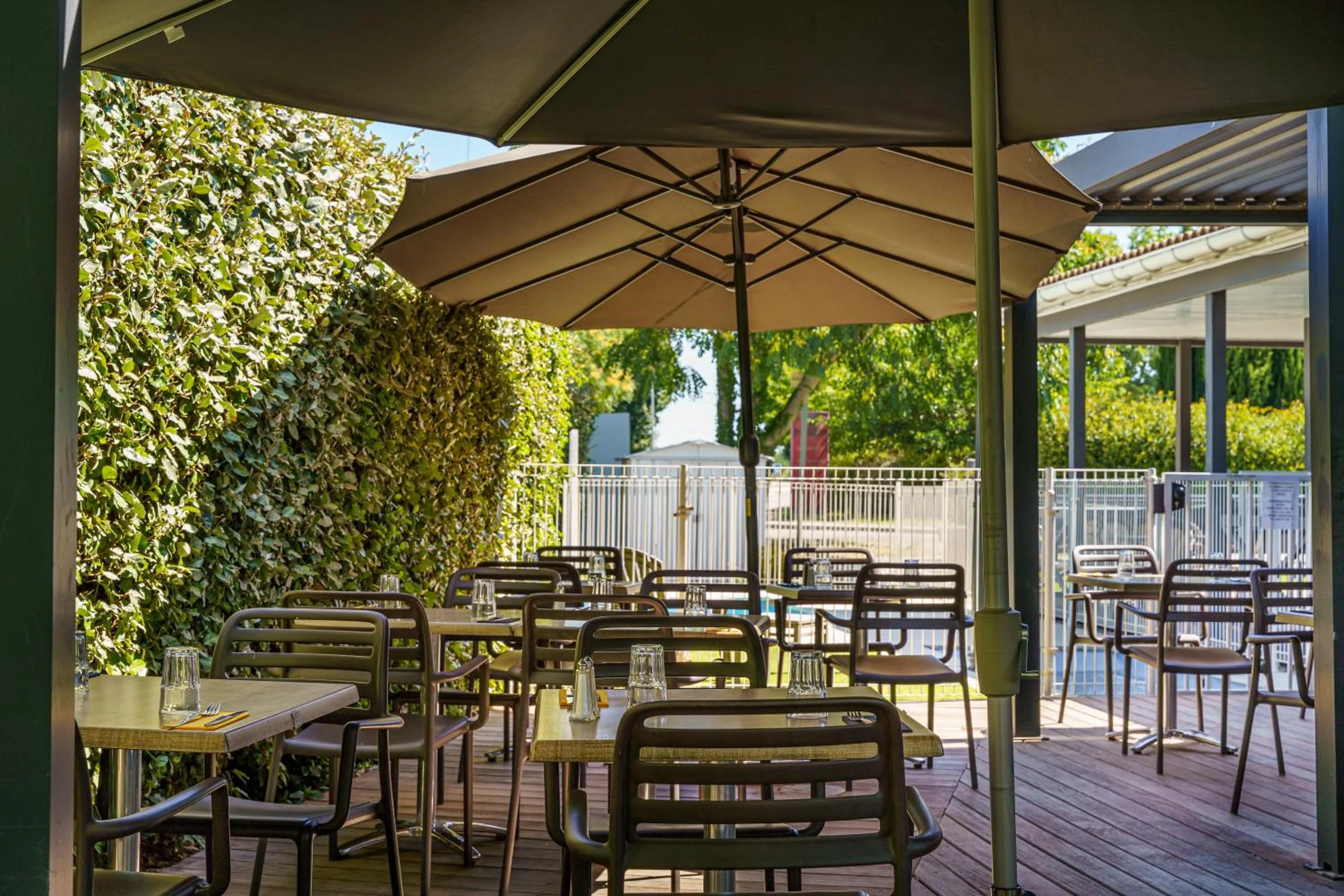 Patio in Brit Hotel Confort Manosque Cadarache