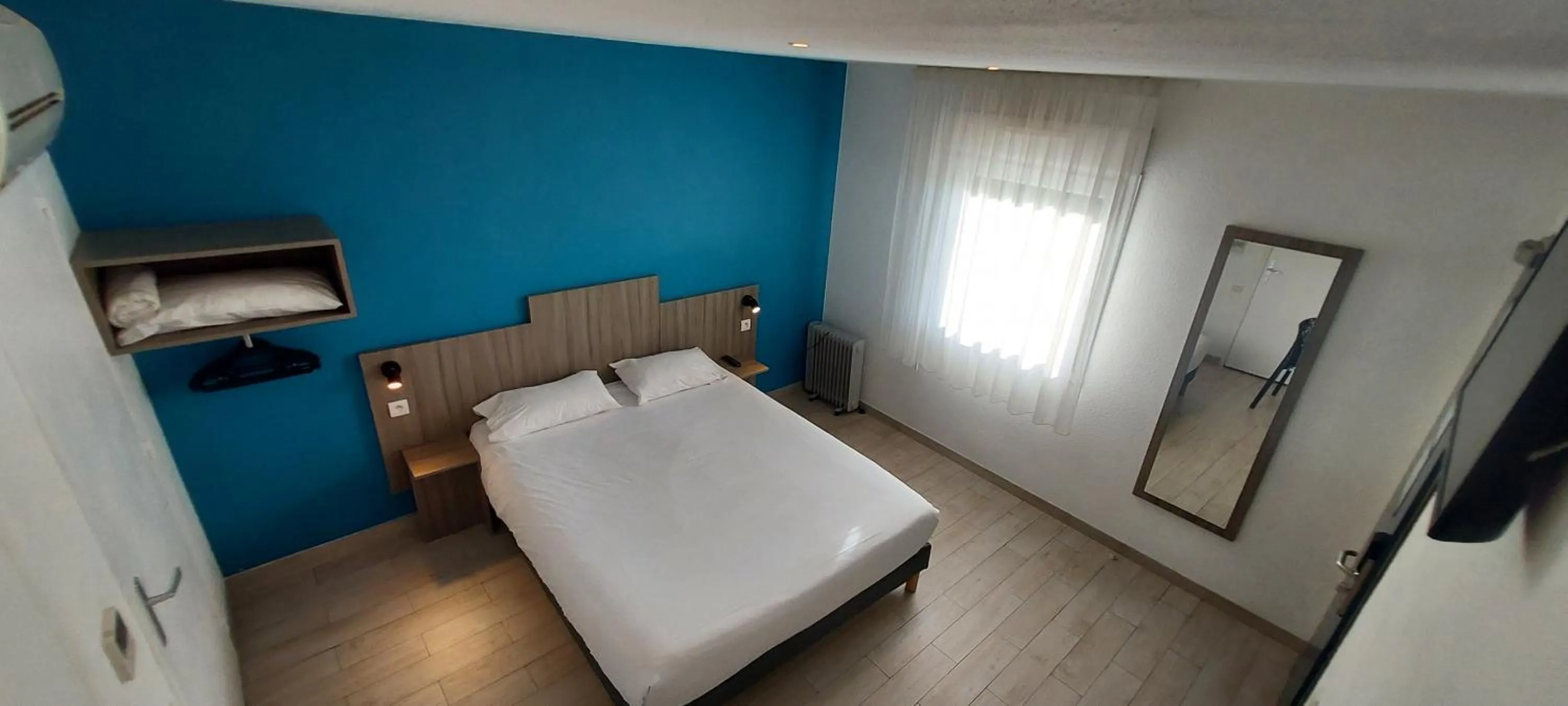 Bed in Brit Hotel Confort Manosque Cadarache