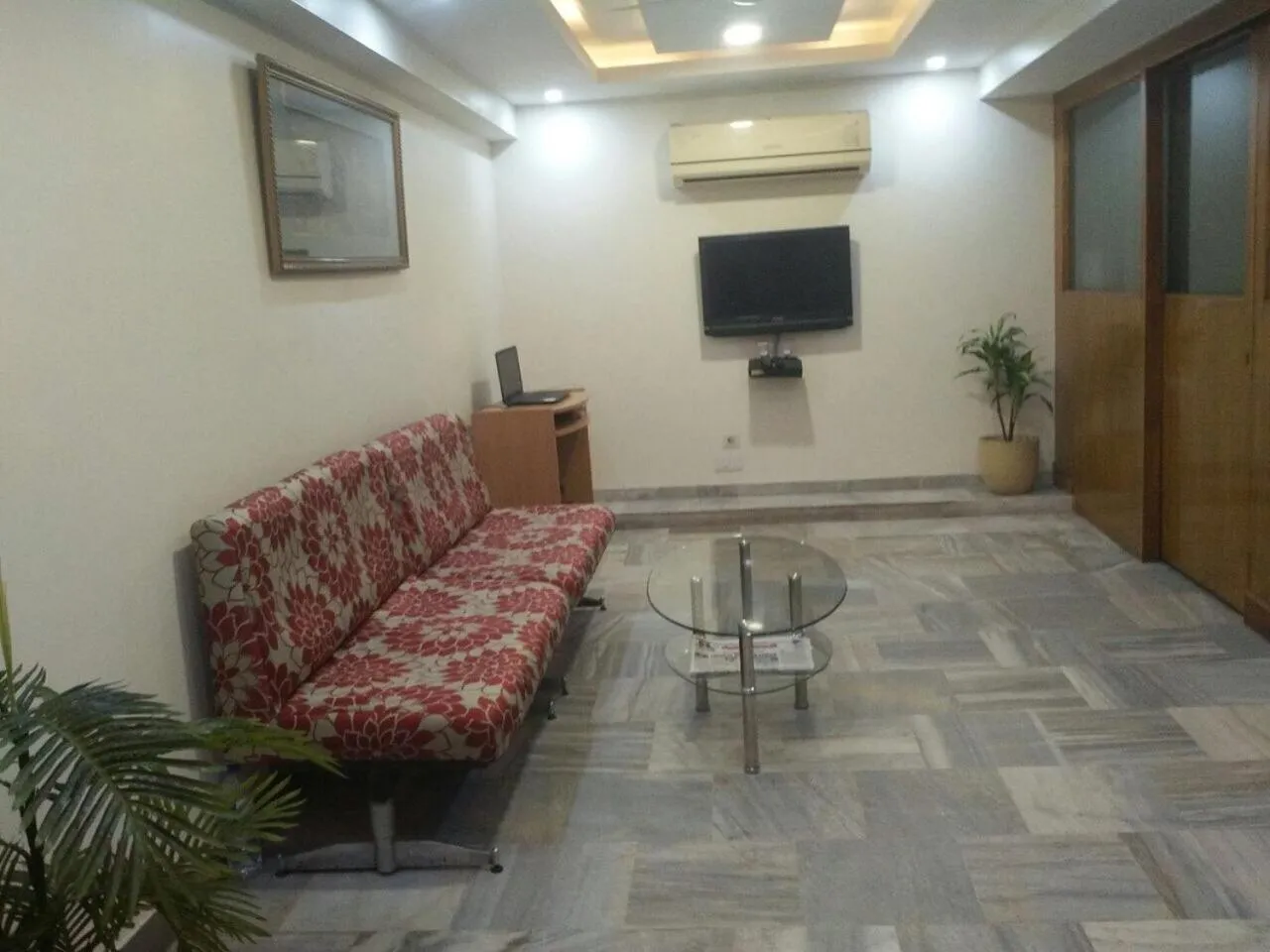 Lobby or reception in Pamposh Guest House GK II Market