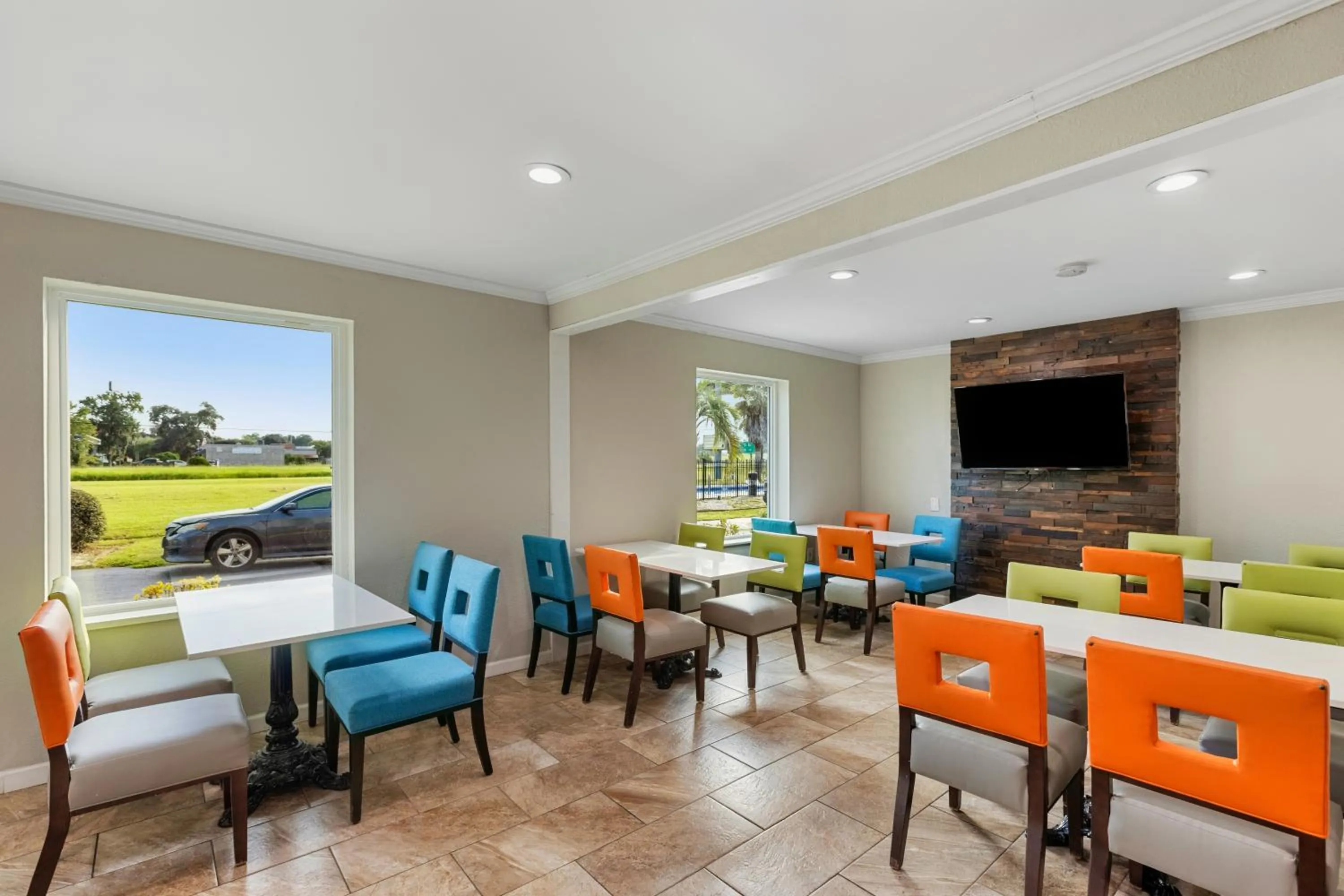 Restaurant/places to eat in Days Inn by Wyndham Savannah Gateway I-95