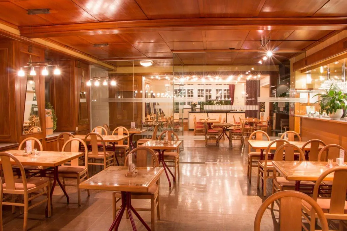 Restaurant/places to eat in Hotel Landhaus Adler