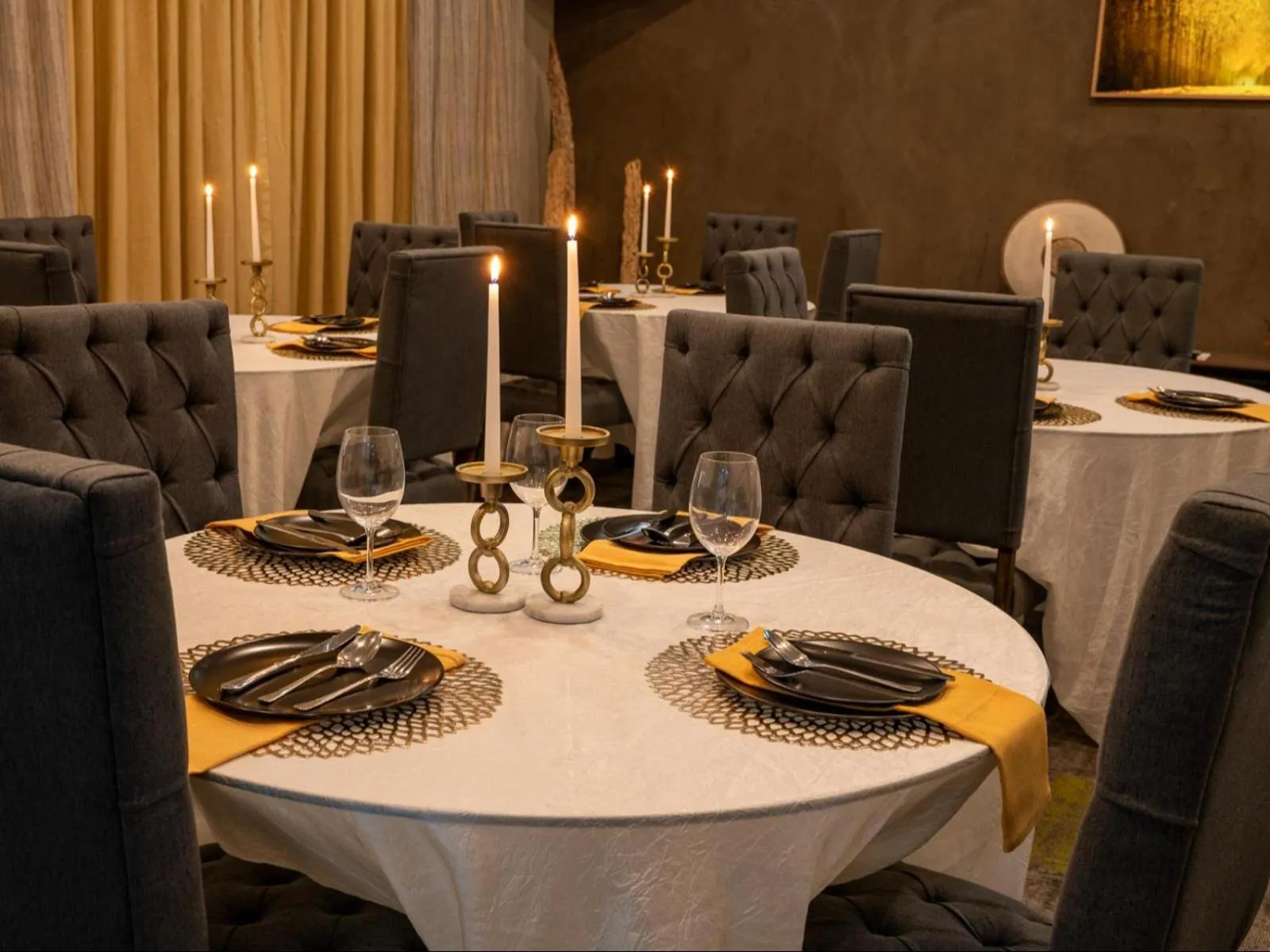 Dining area in Familia Guesthouse & Boutique Hotel