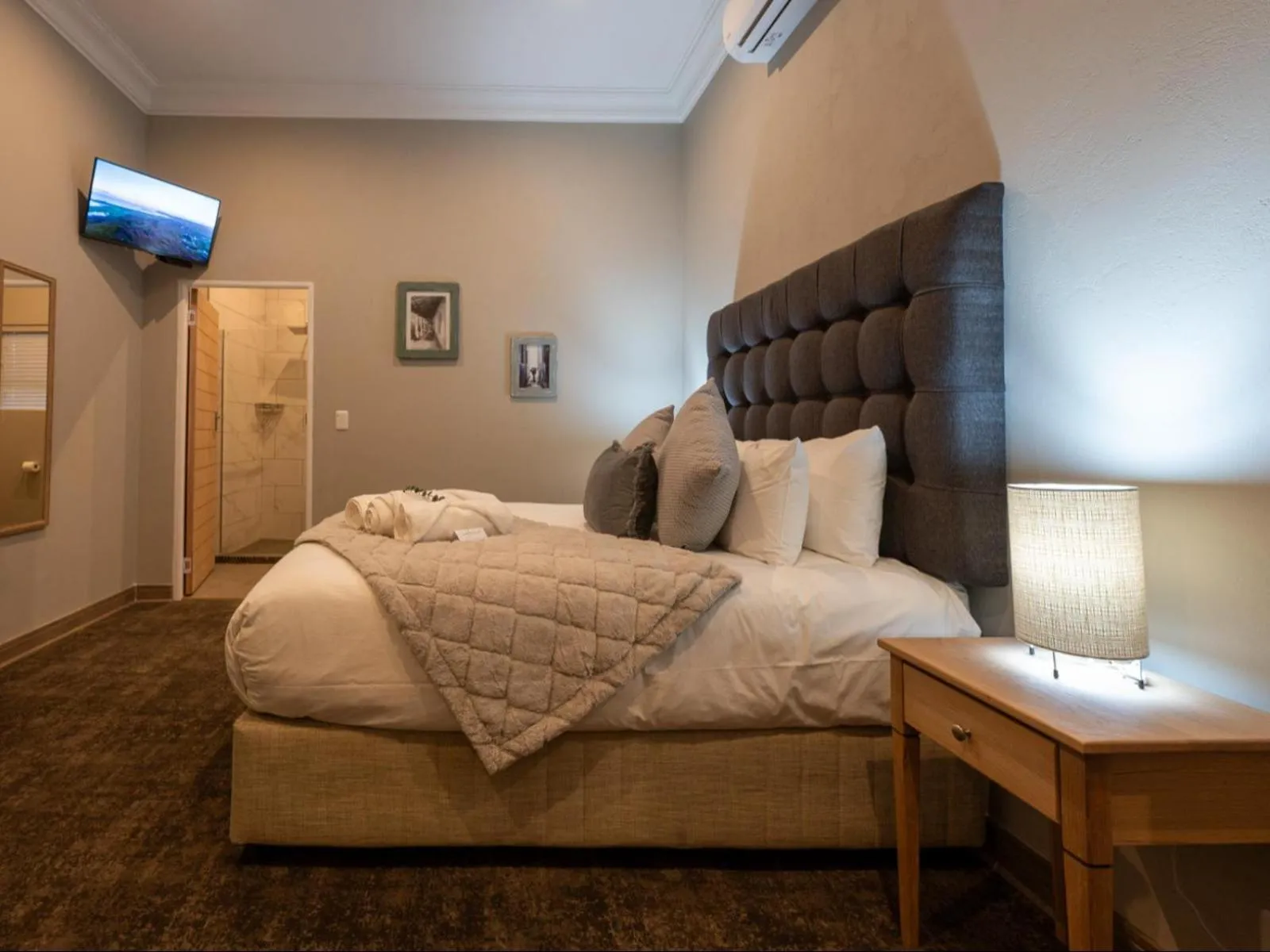 Bed in Familia Guesthouse & Boutique Hotel