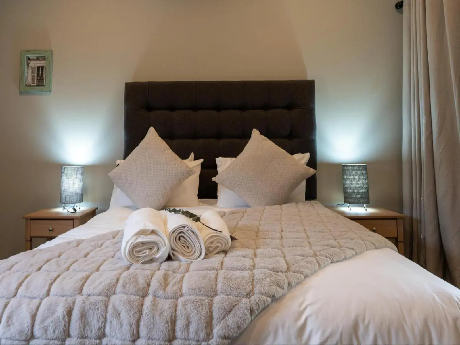 Deluxe Queen Suite - single occupancy in Familia Guesthouse & Boutique Hotel Deluxe Queen Suite - single occupancy in Familia Guesthouse & Boutique Hotel