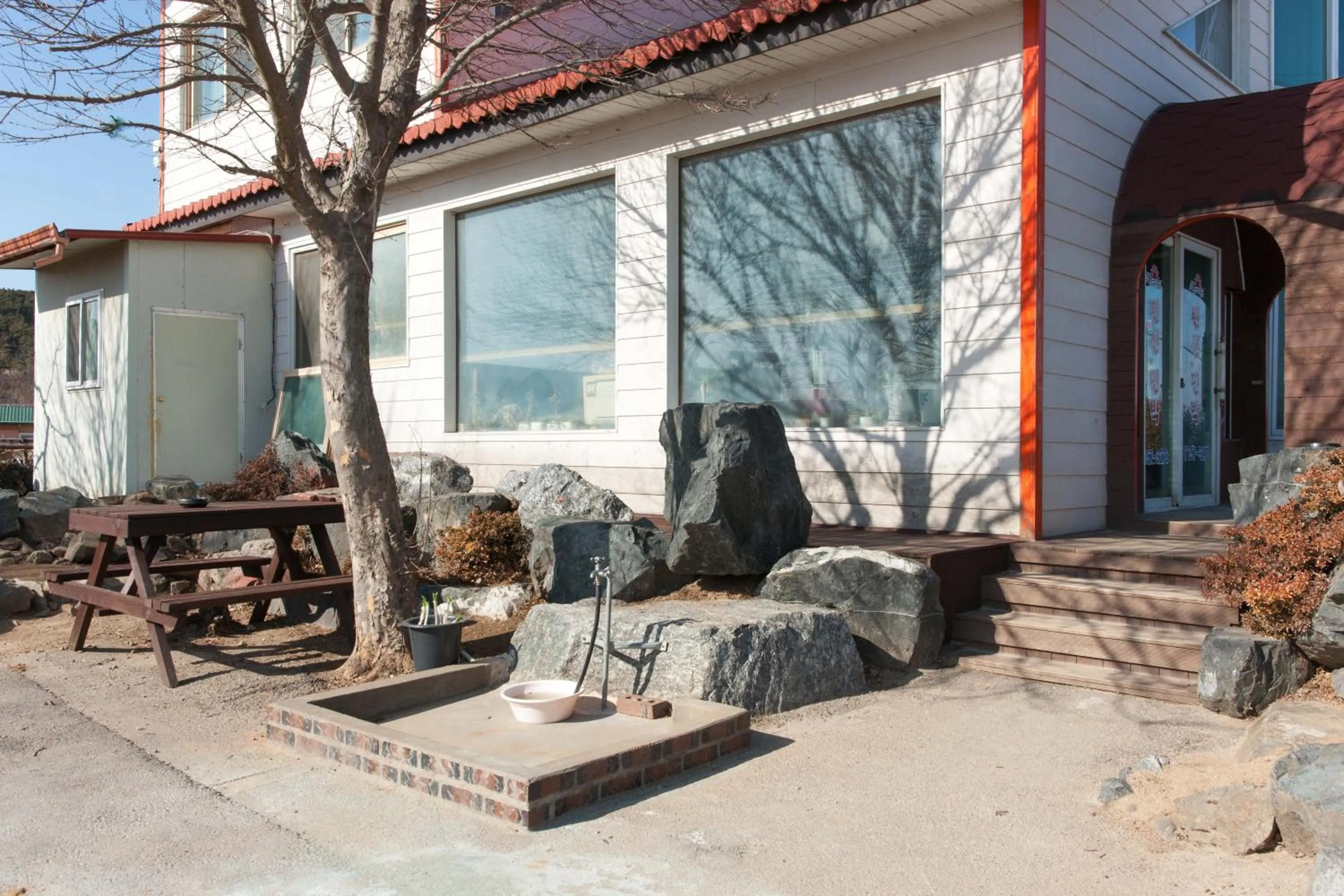 Facade/entrance in Sunrise Pension