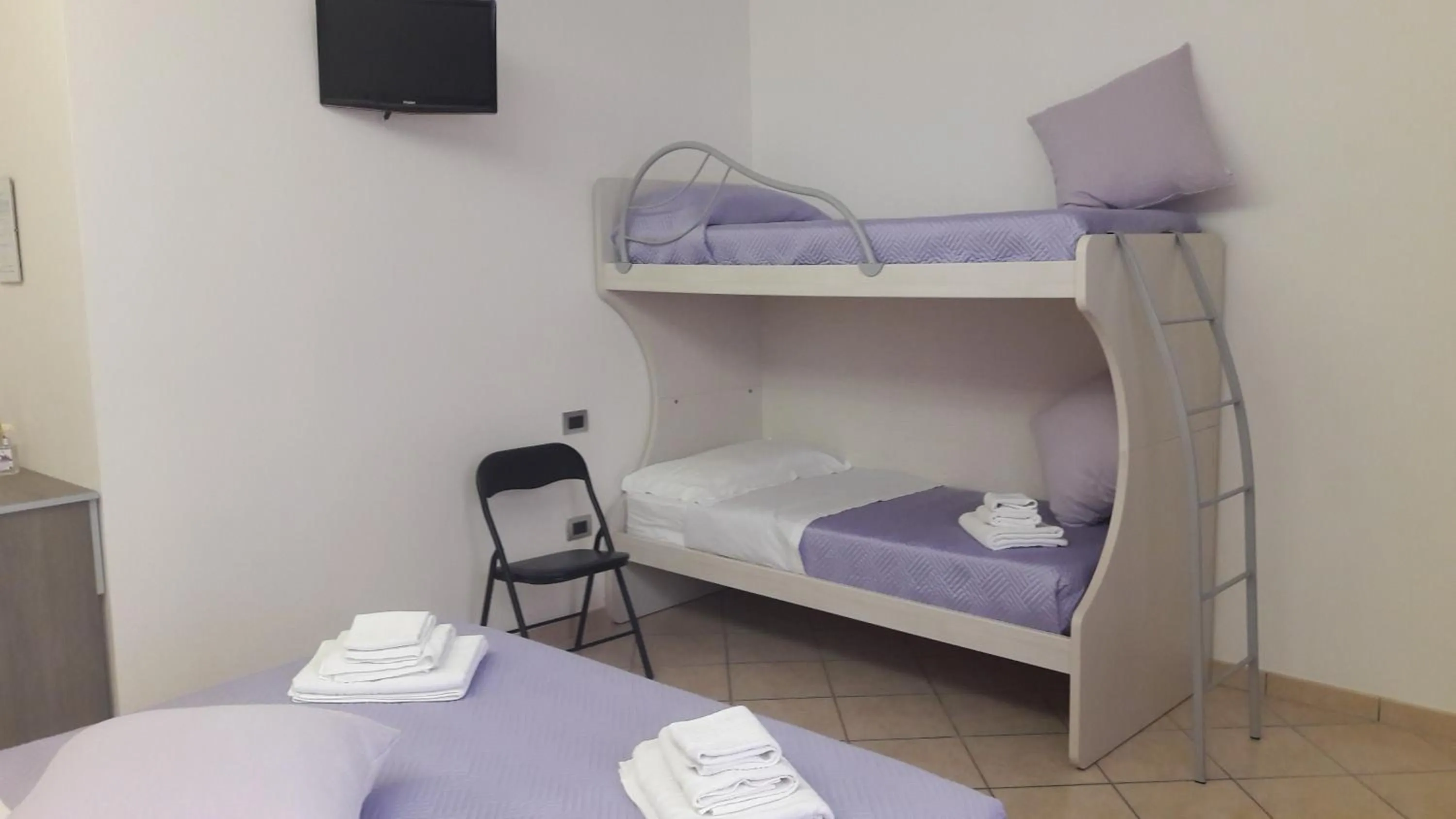 bunk bed, Bed in Acquamarina B&B