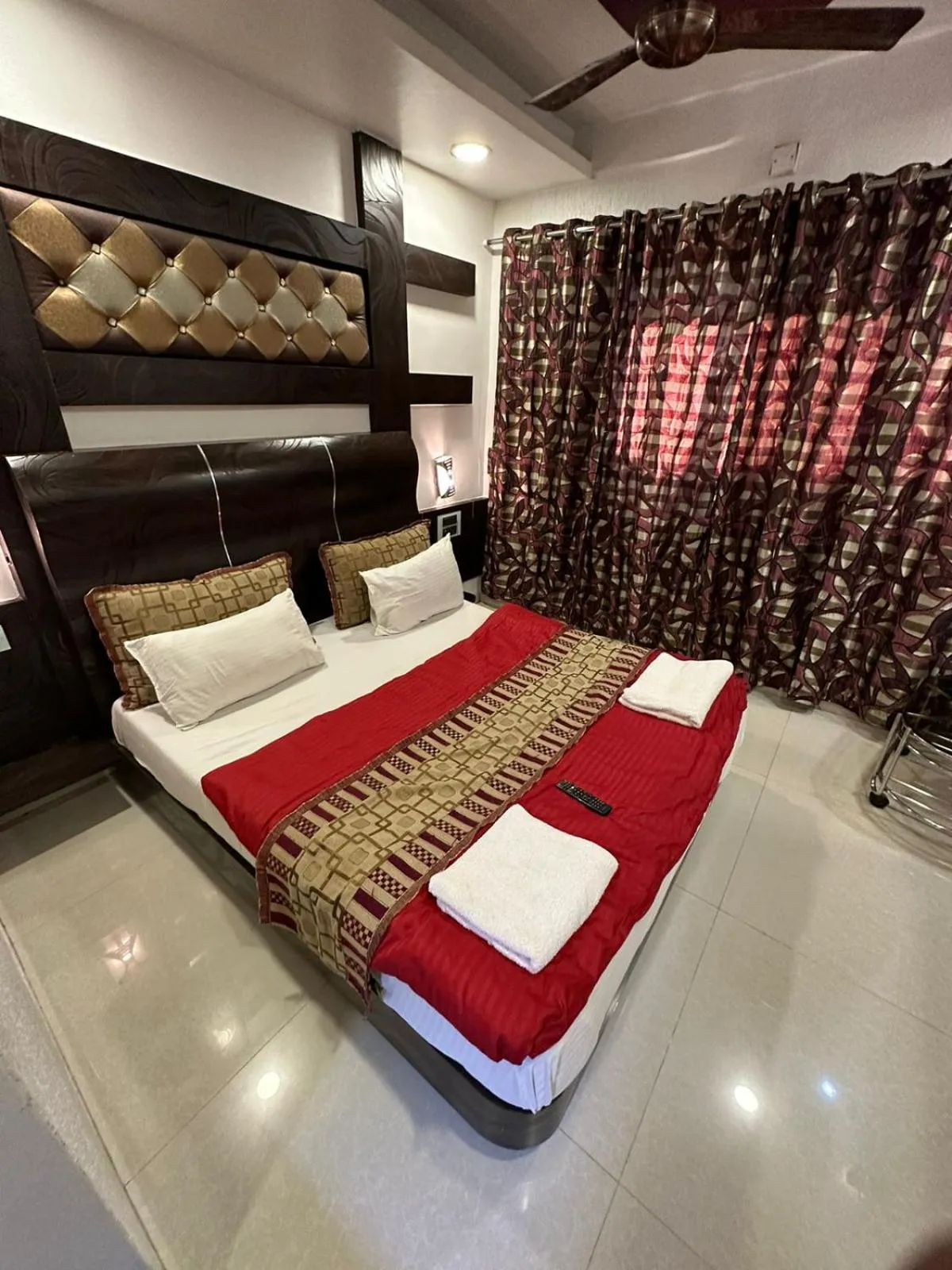 Bed in JS Excellency