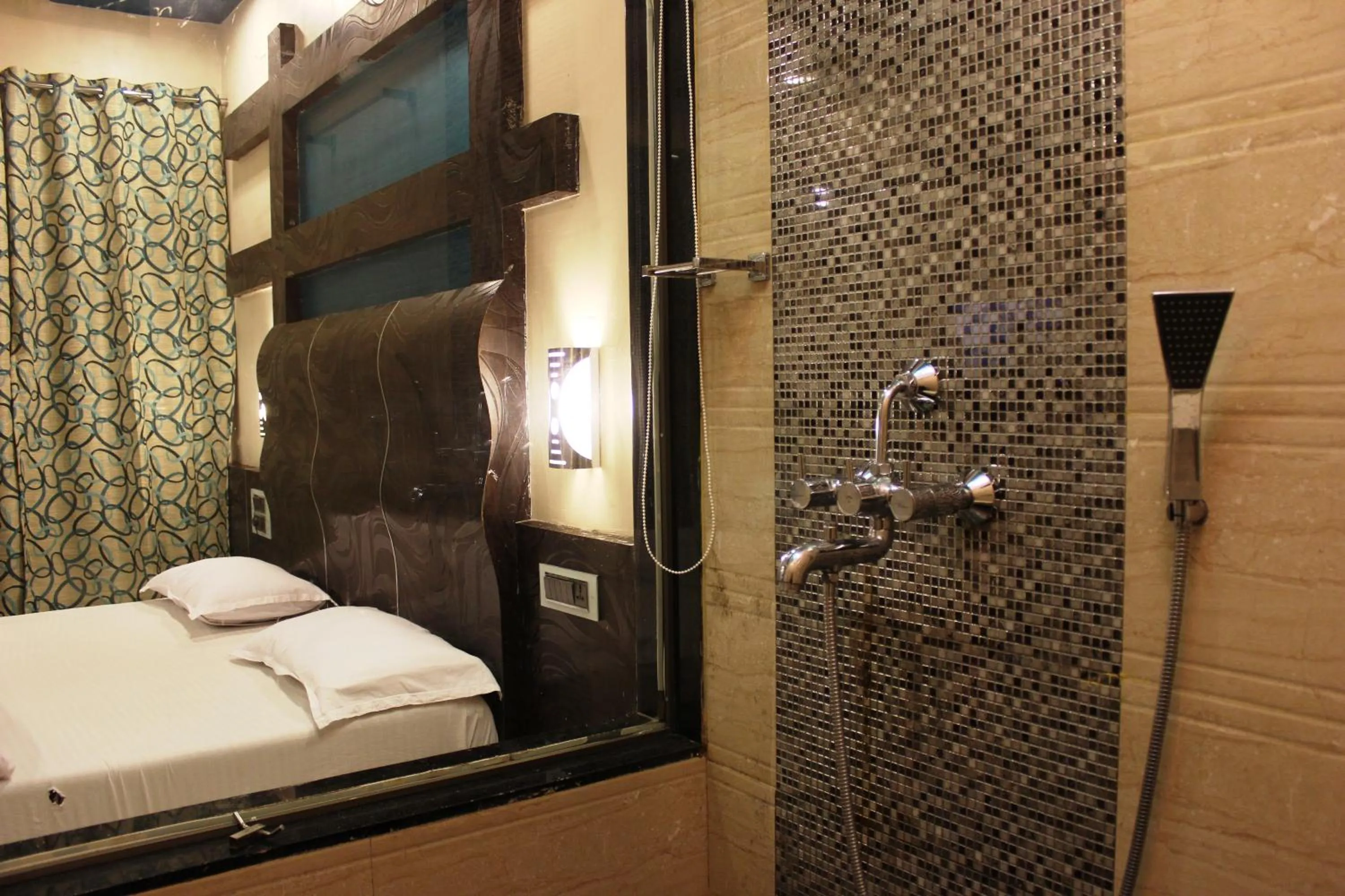 Decorative detail, Bed in JS Excellency