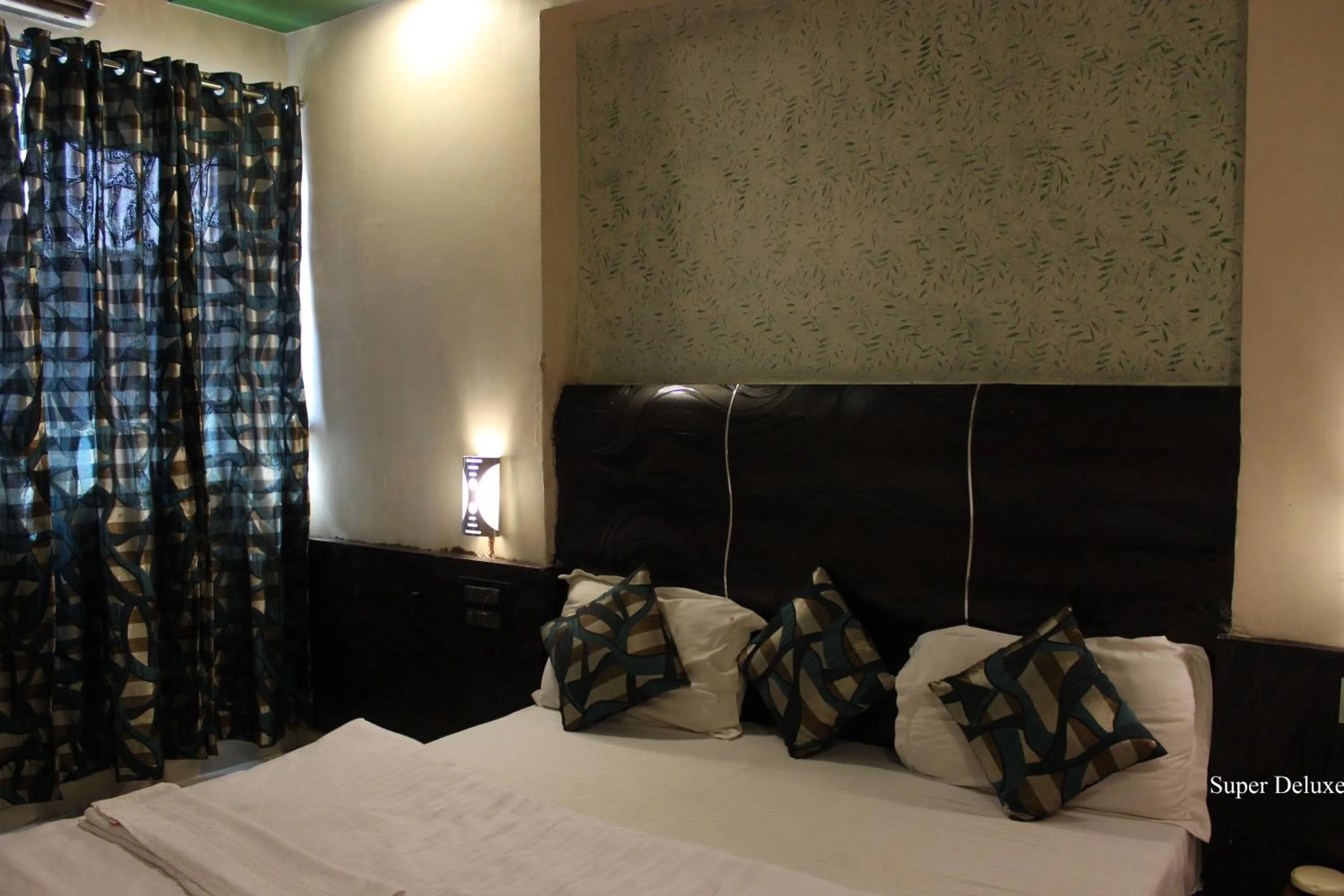 Bed in JS Excellency