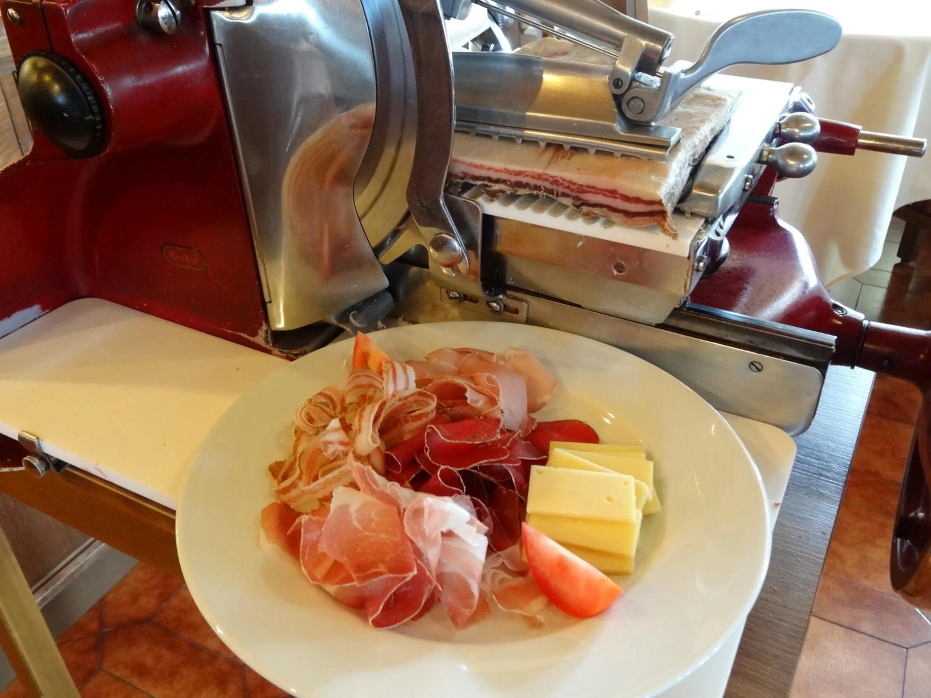 Restaurant/places to eat in Hotel-Restaurant Grina