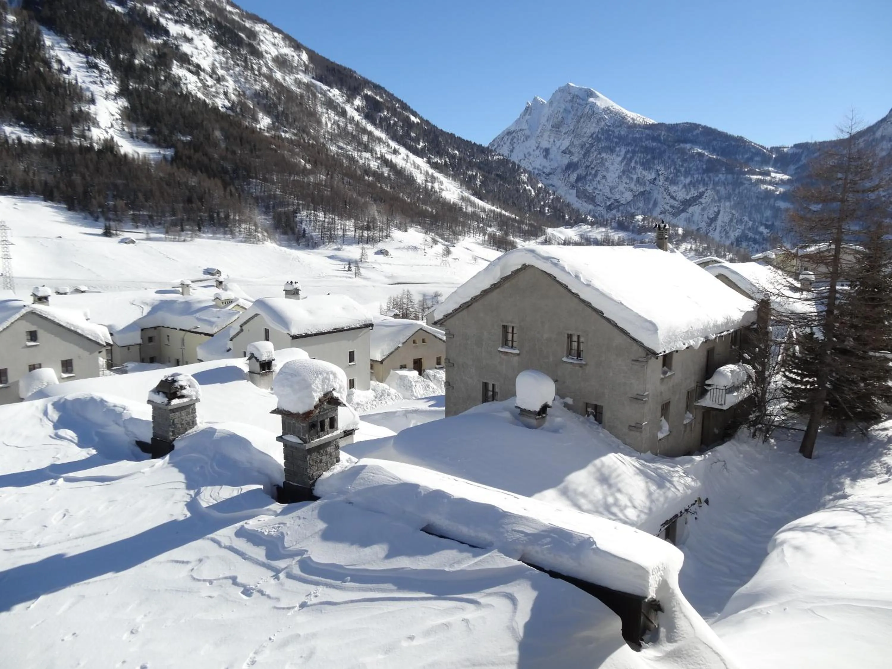 Neighbourhood in Hotel-Restaurant Grina