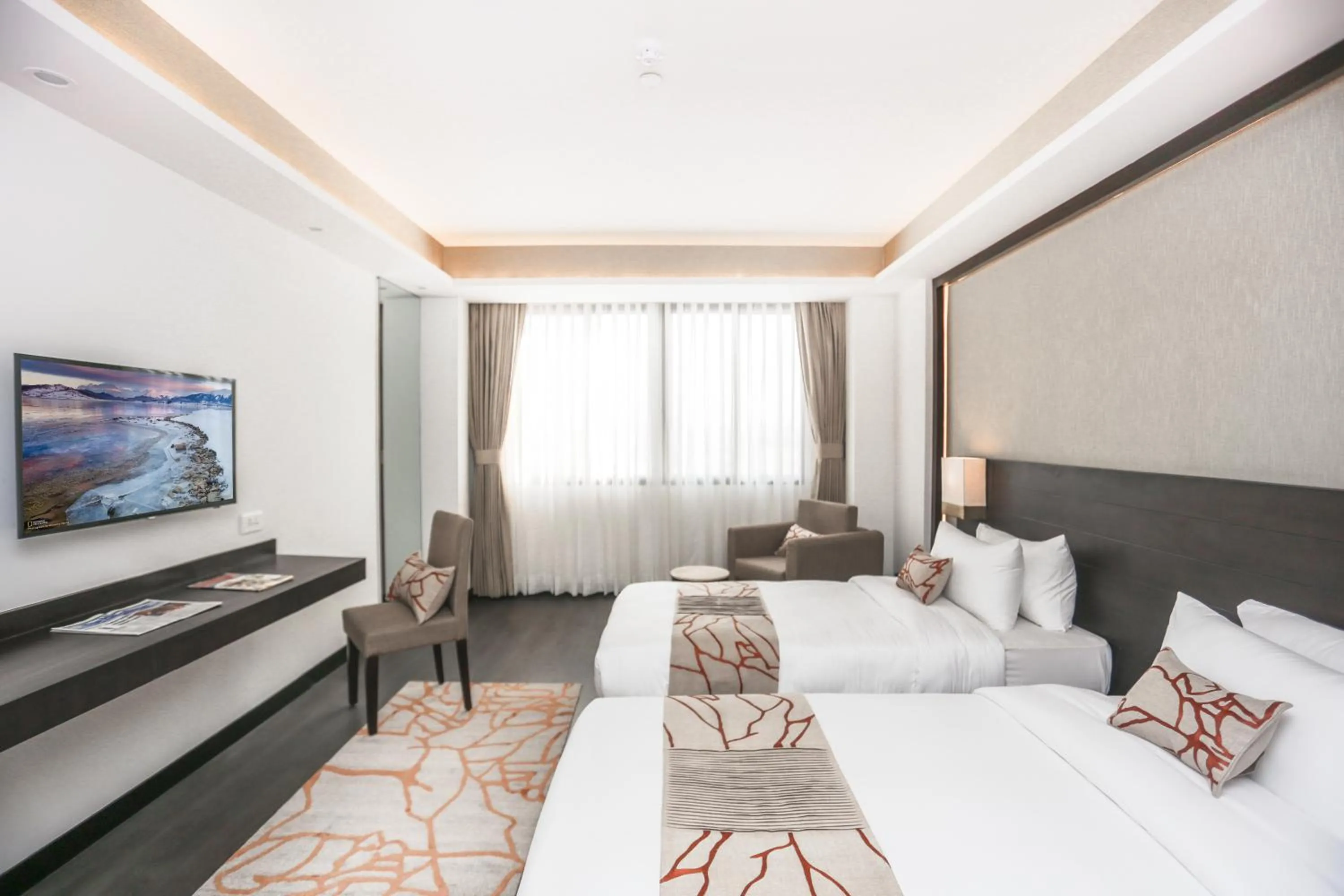 Shower, Bed in Hotel Mulberry