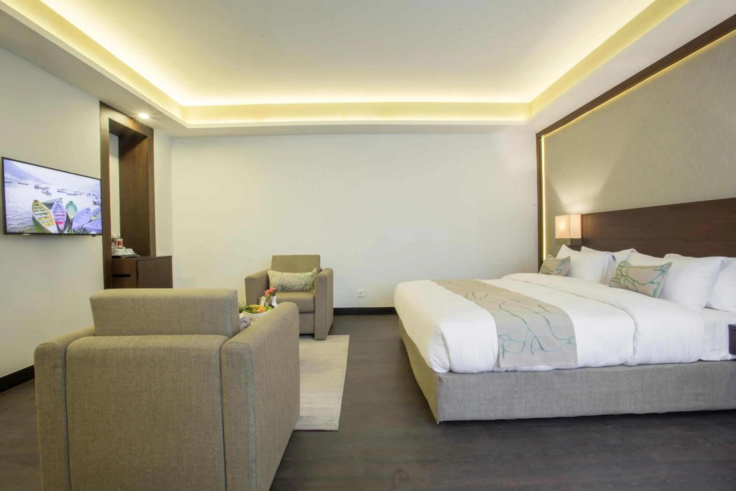 Shower, Bed in Hotel Mulberry