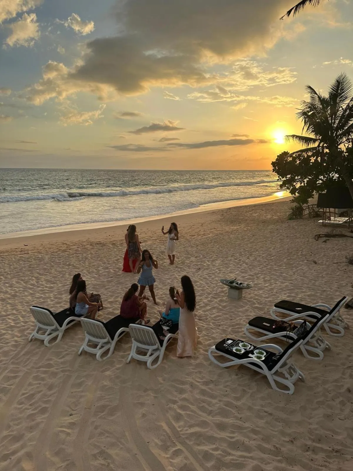 People in Bieshu Beach Hive
