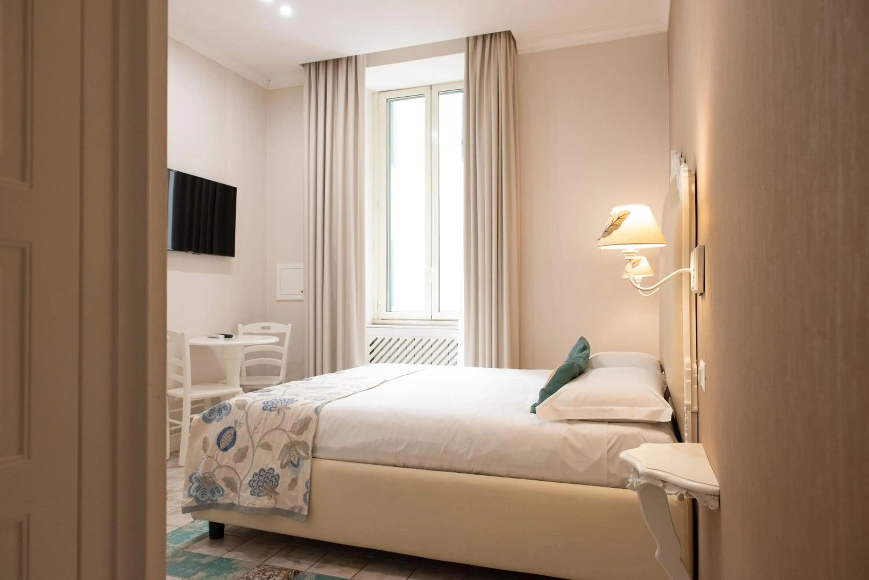 wardrobe, Bed in Certosa Suite