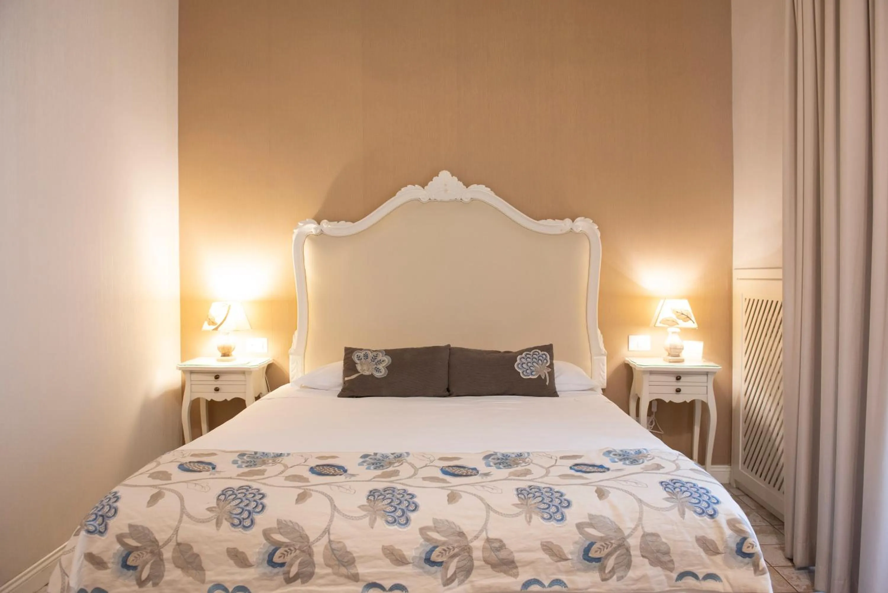 Bed in Certosa Suite