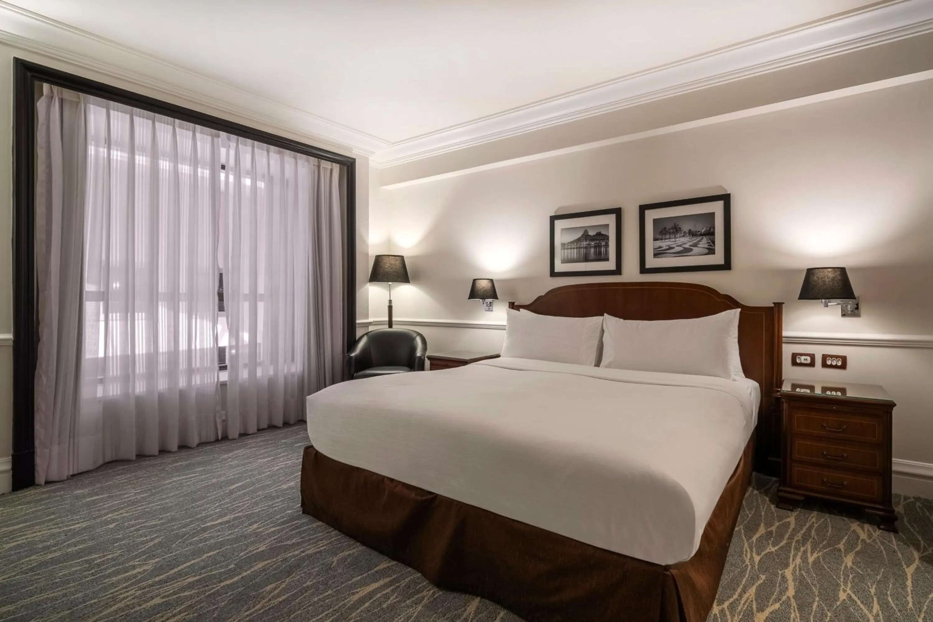 Photo of the whole room, Bed in JW Marriott Rio de Janeiro