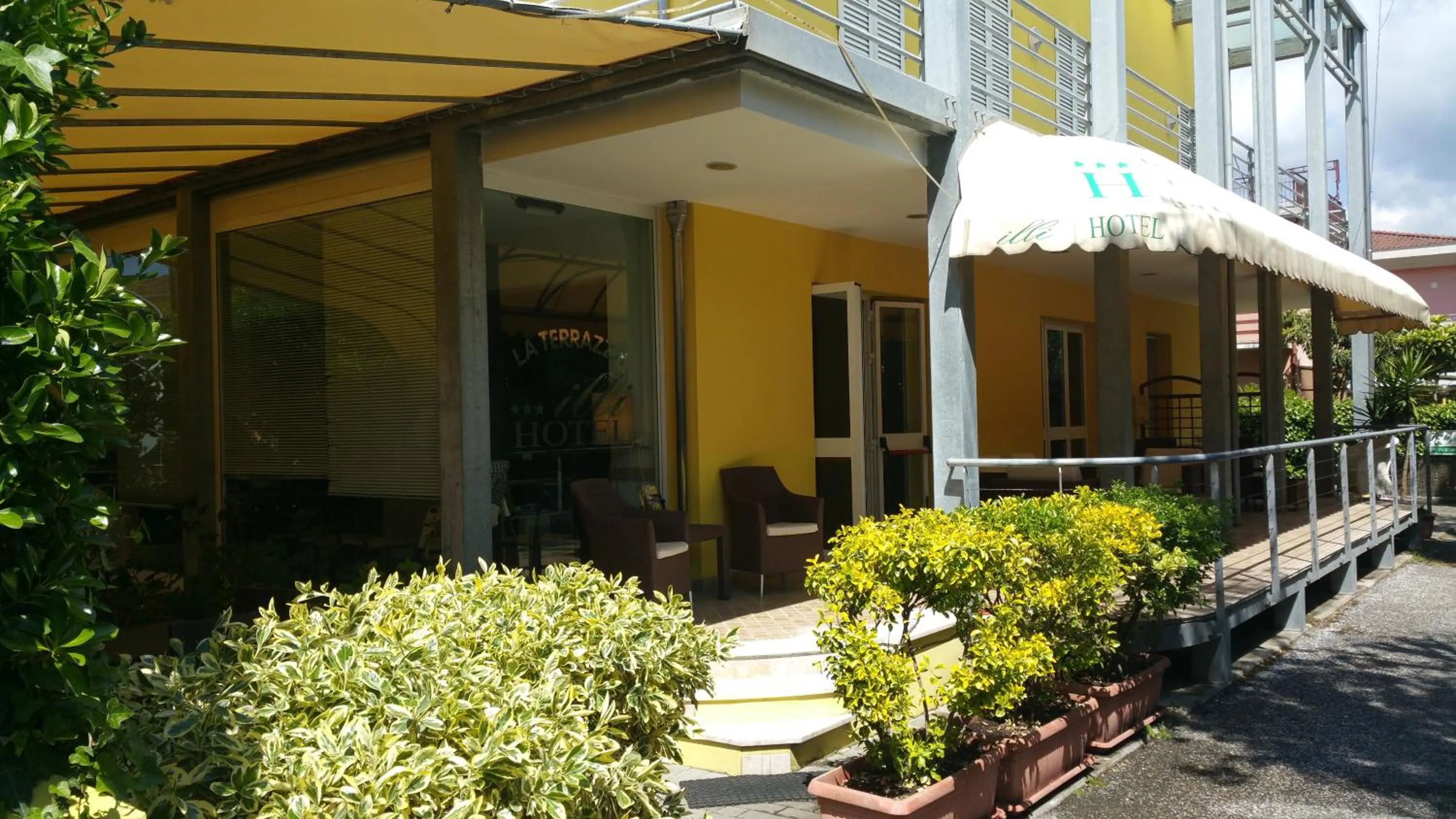 Facade/entrance in Hotel ILLI