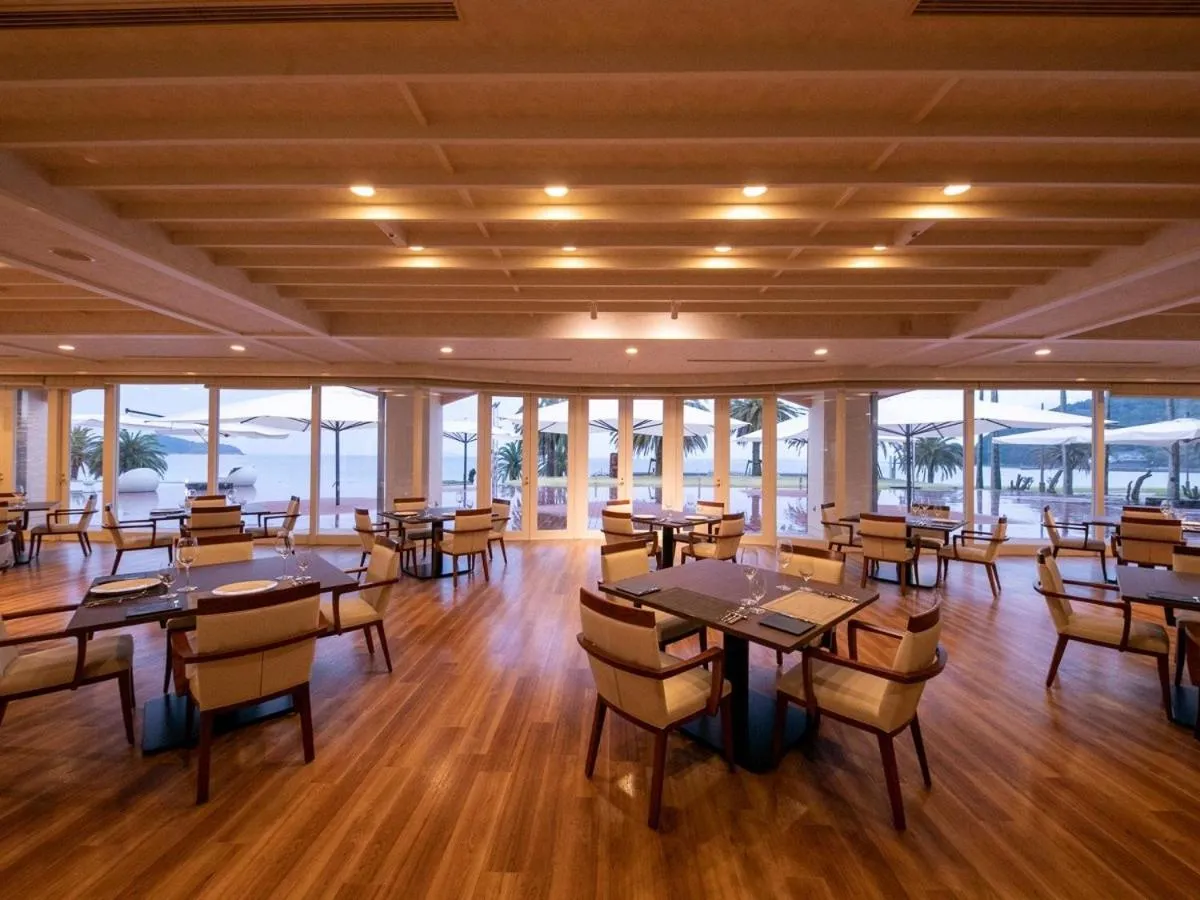 Restaurant/places to eat in MARISSA RESORT sazanseto suo-oshima