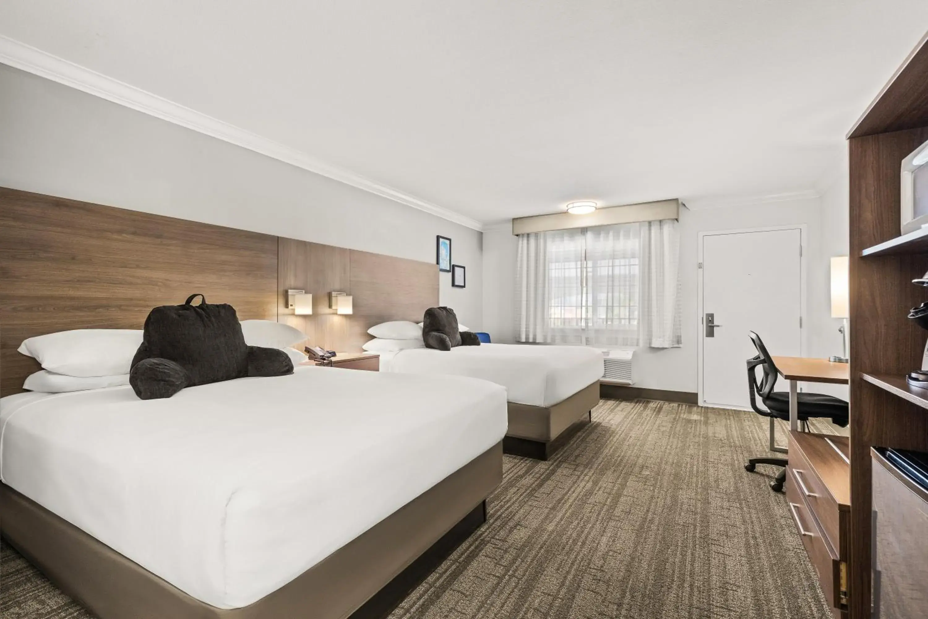 Queen Room with Two Queen Beds - Non-Smoking in Signature Temecula Queen Room with Two Queen Beds - Non-Smoking in Signature Temecula