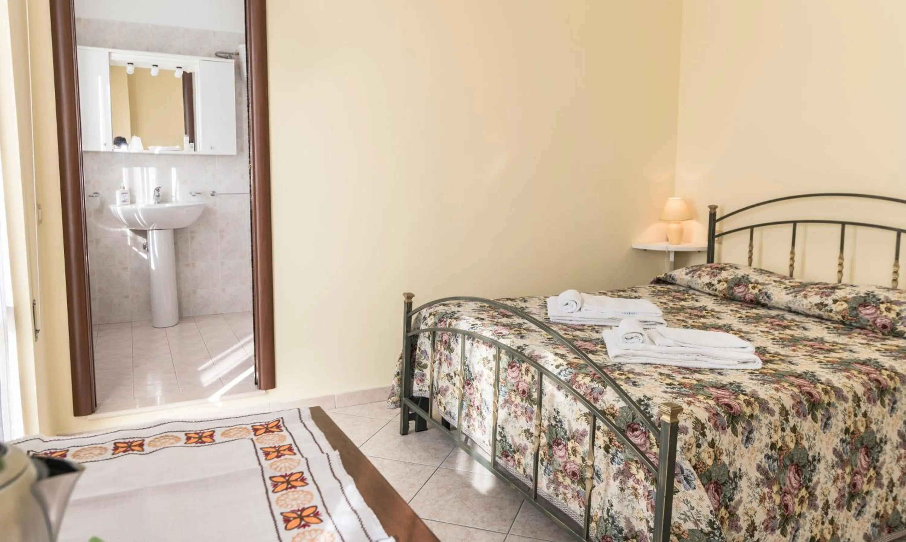 Bathroom, Bed in Camere Mariella