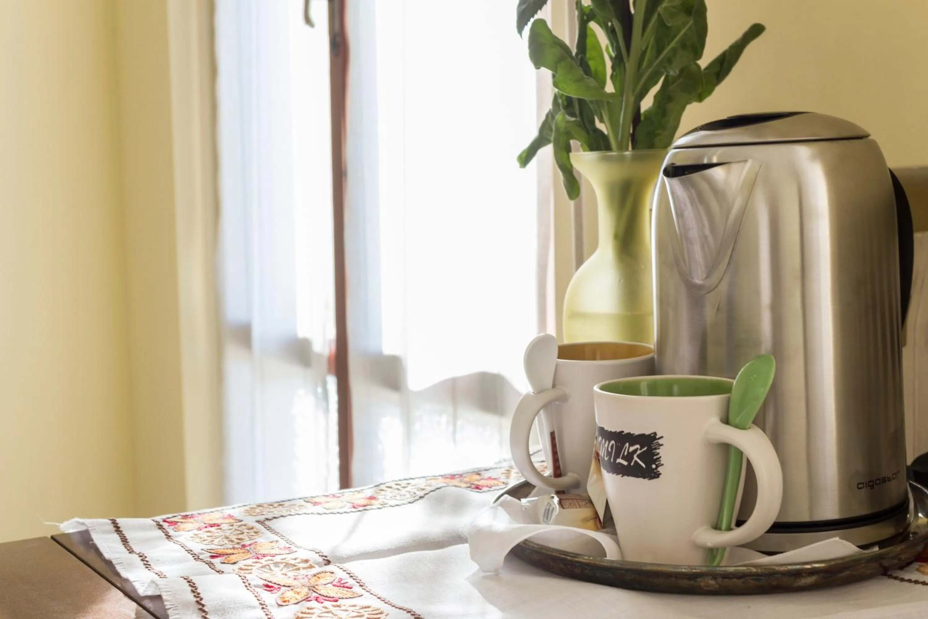 Coffee/tea facilities in Camere Mariella