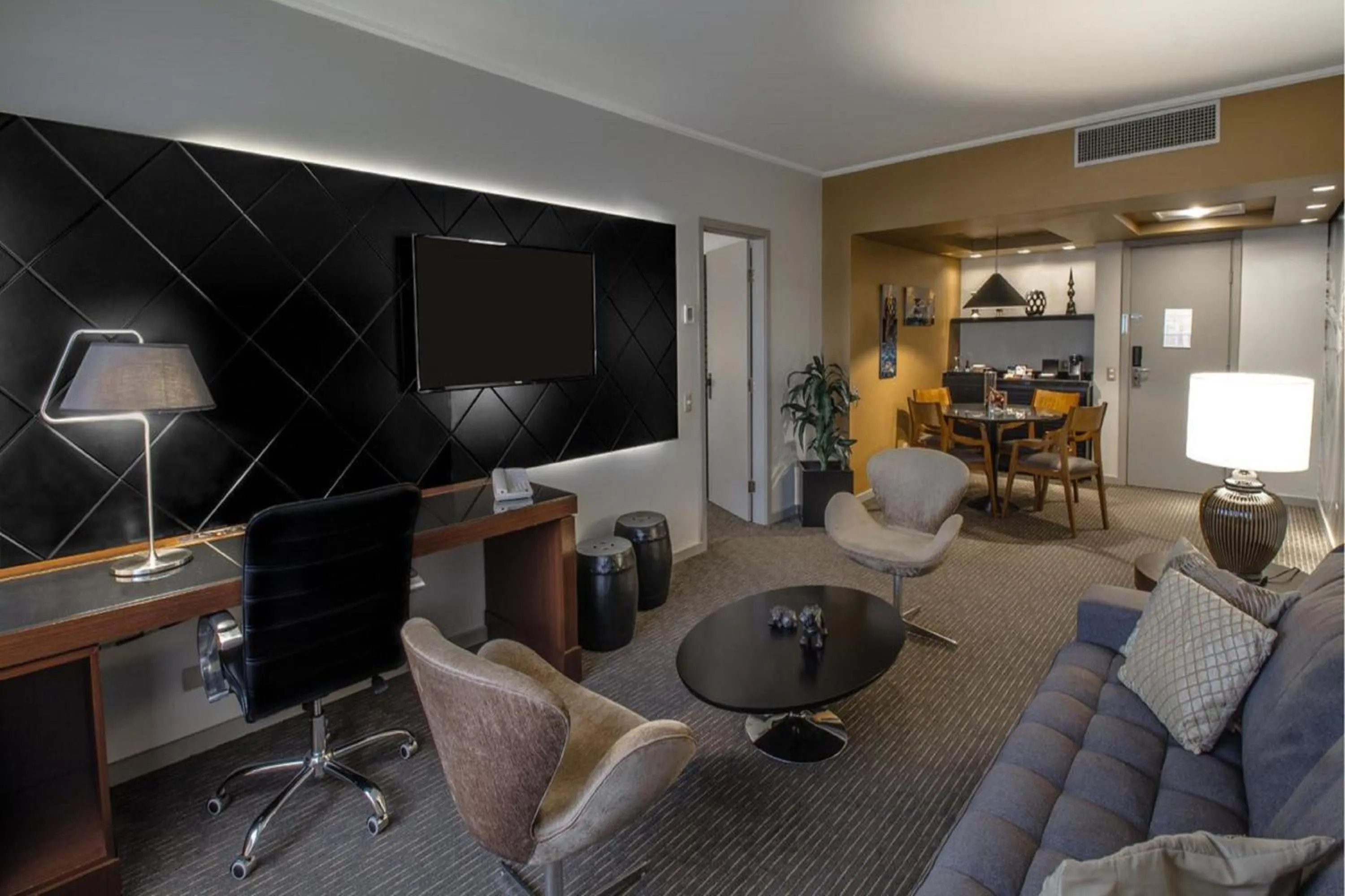 Photo of the whole room in Marriott São Paulo Airport Hotel