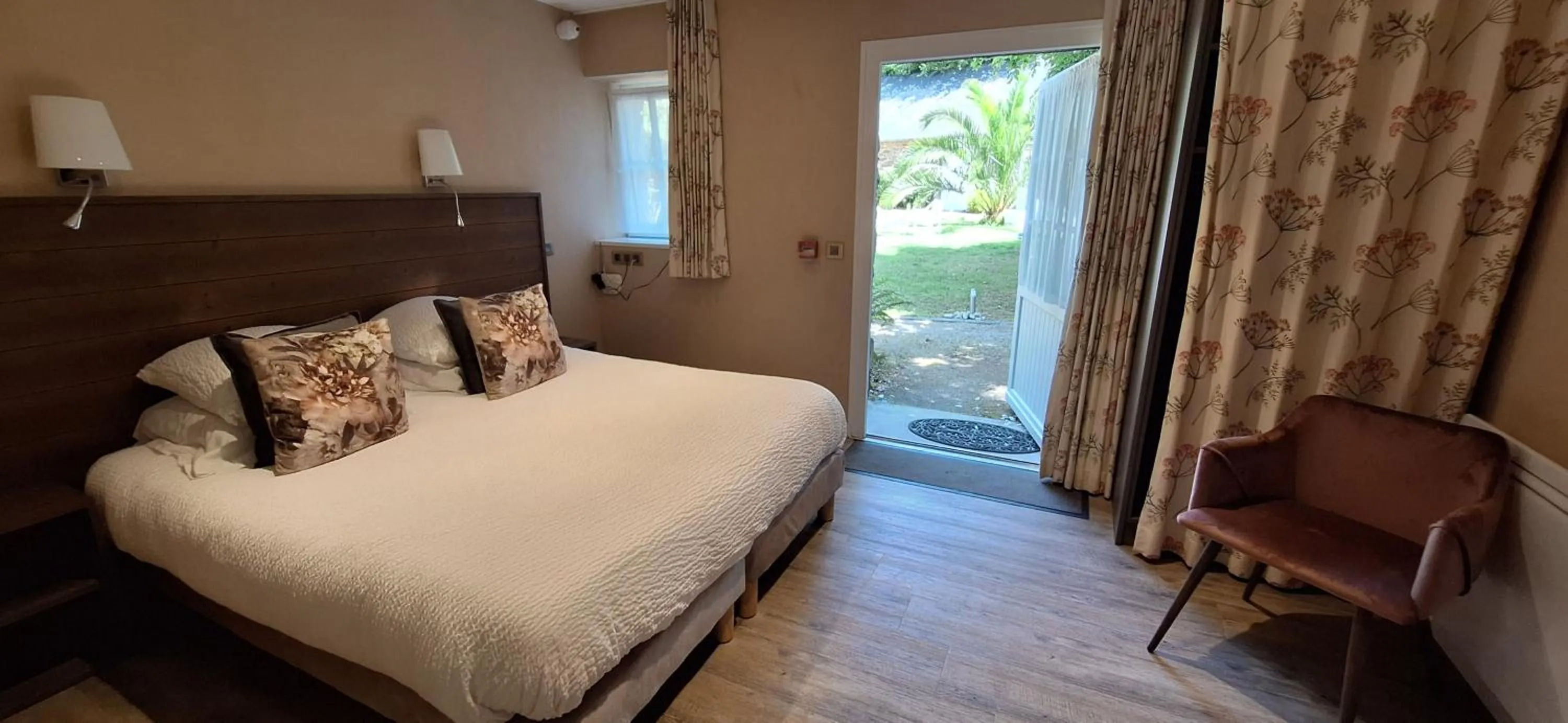 Bed in Hôtel Kastell Dinec'h